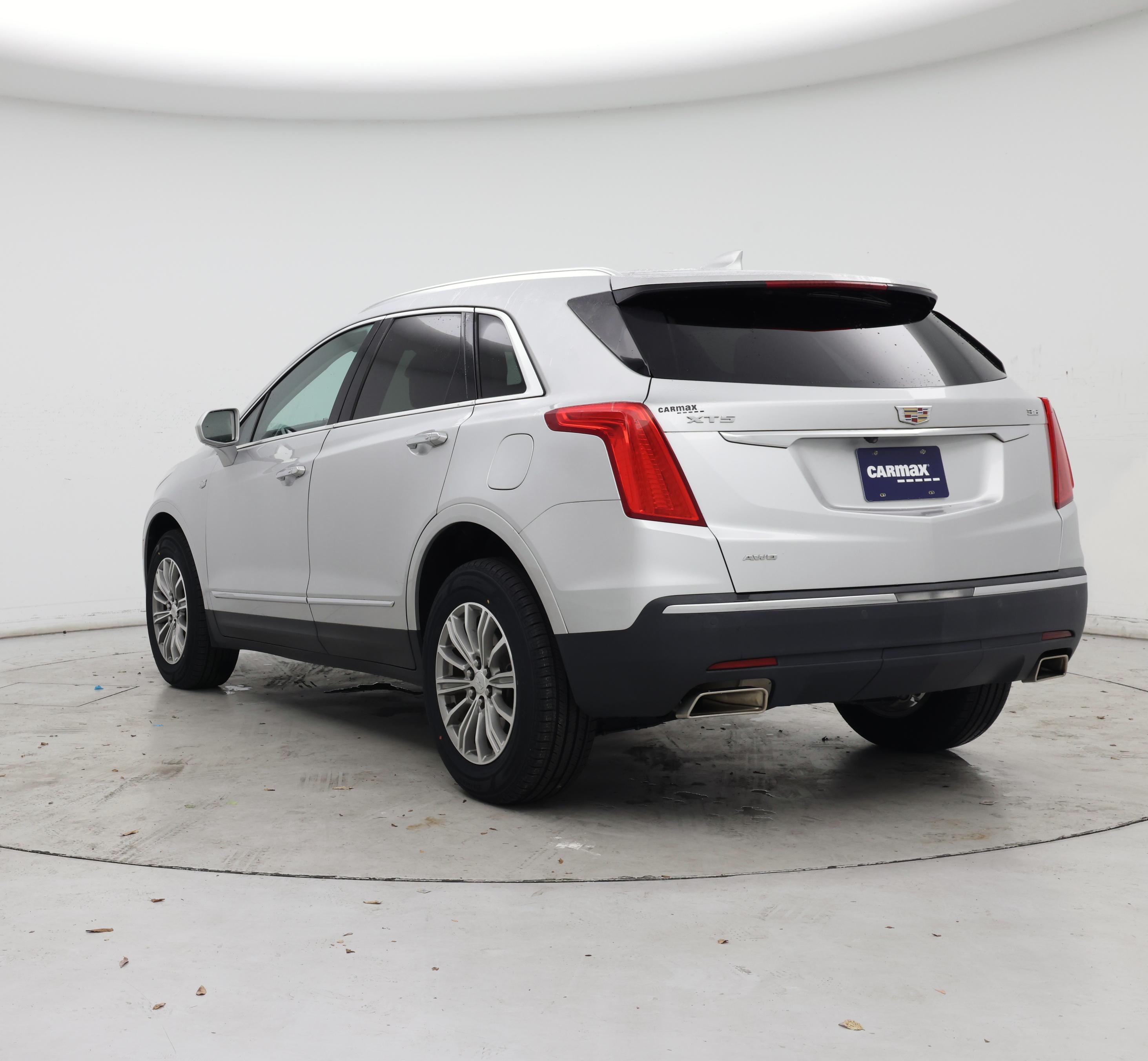 Thumbnail: 2017 Cadillac XT5 - 2