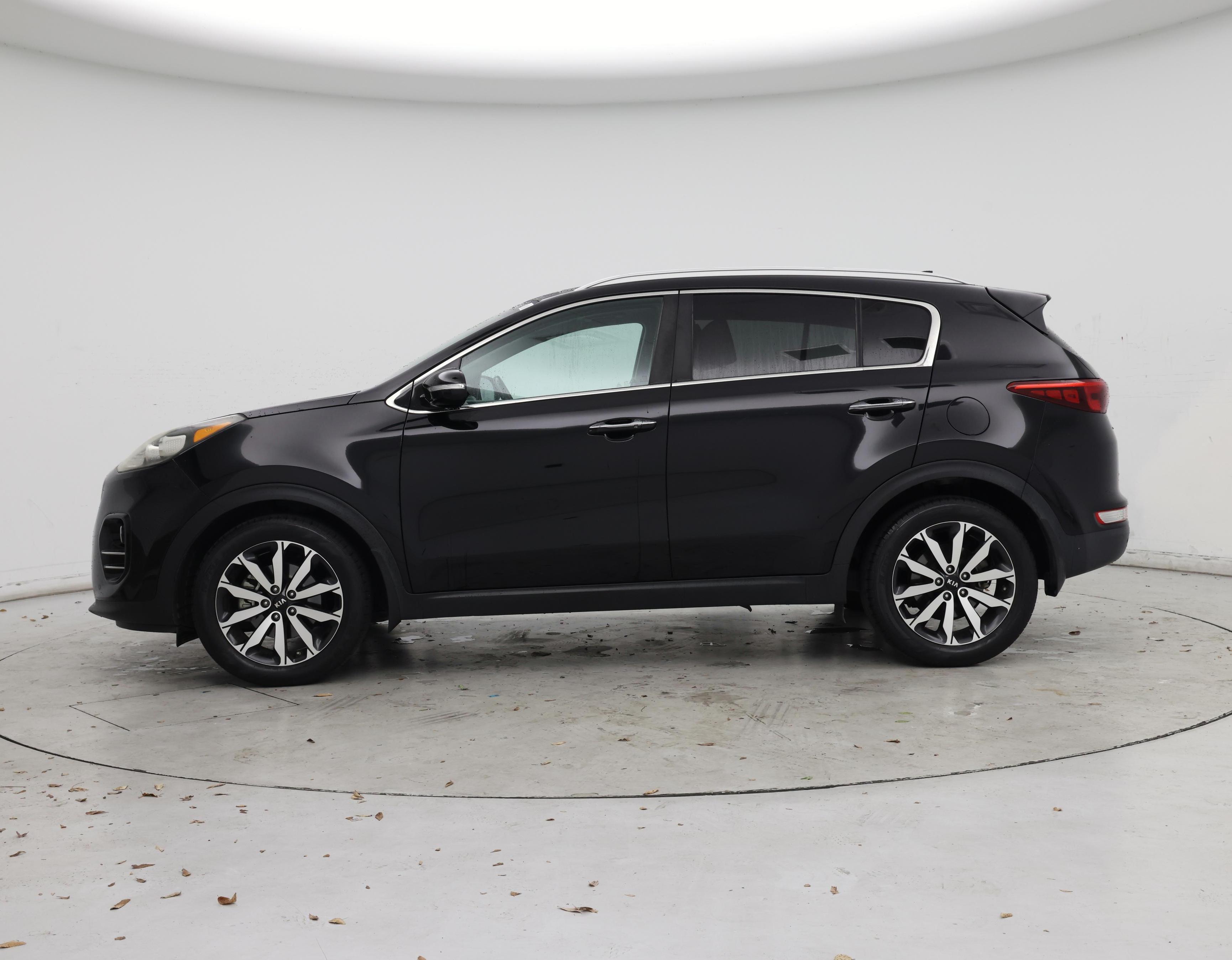 Thumbnail: 2017 Kia Sportage - 3
