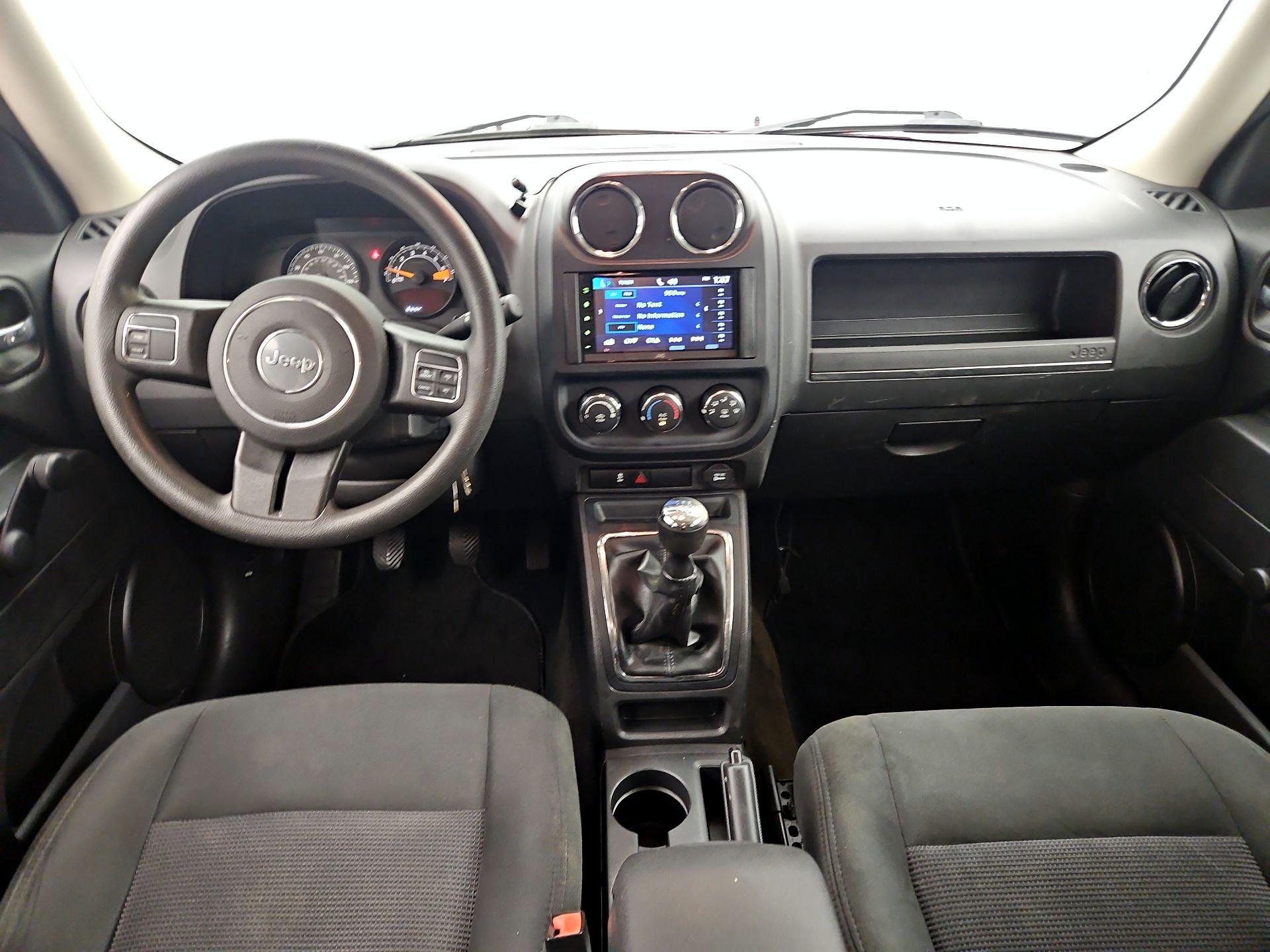 Thumbnail: 2016 Jeep Patriot - 9