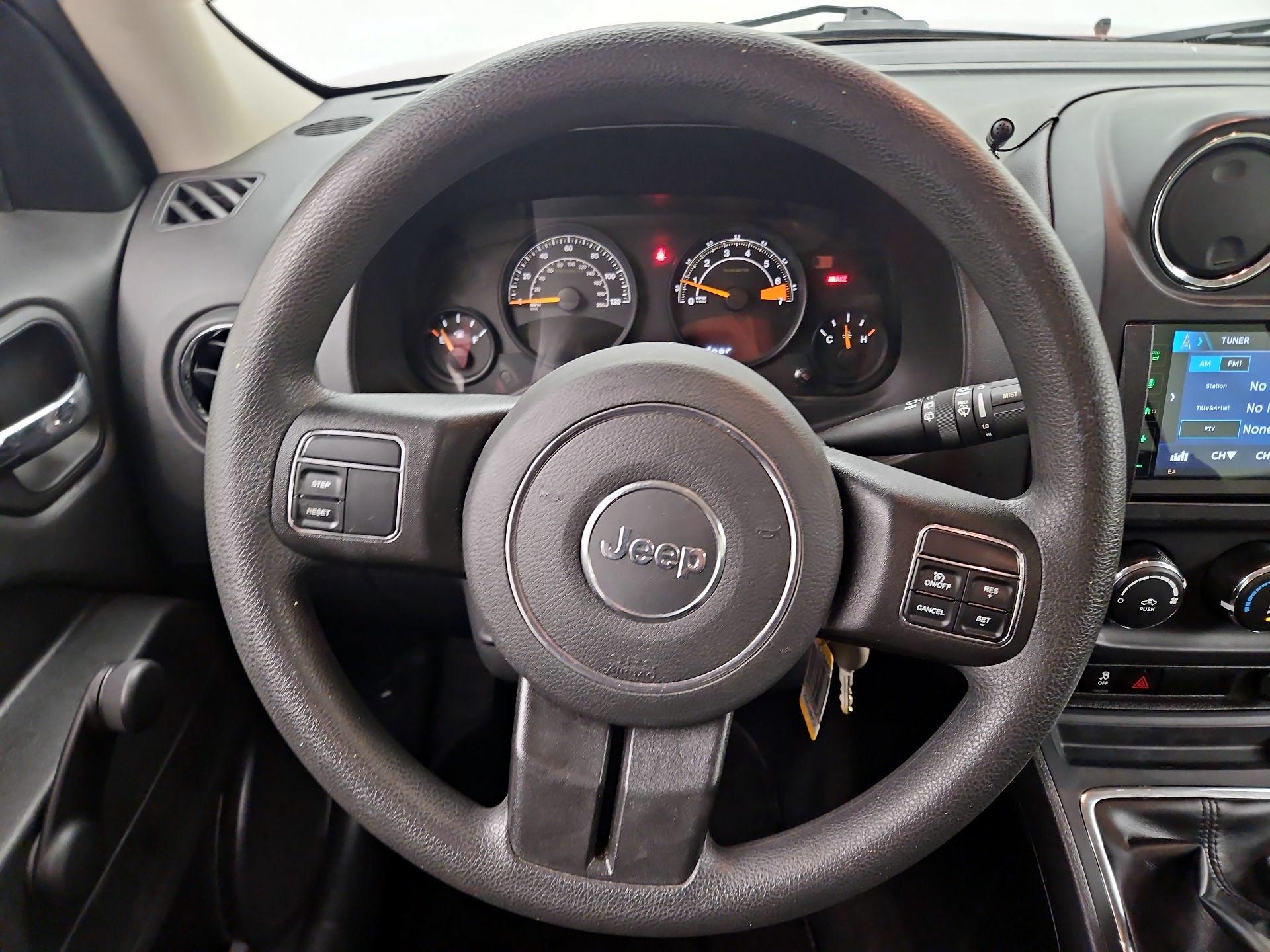 Thumbnail: 2016 Jeep Patriot - 10