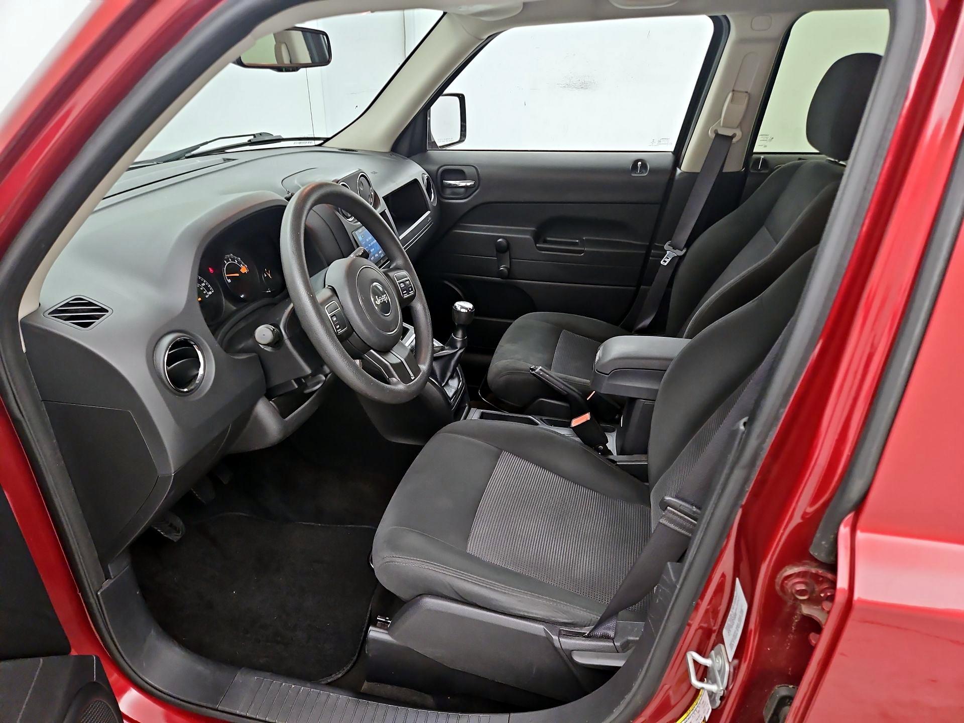 Thumbnail: 2016 Jeep Patriot - 11