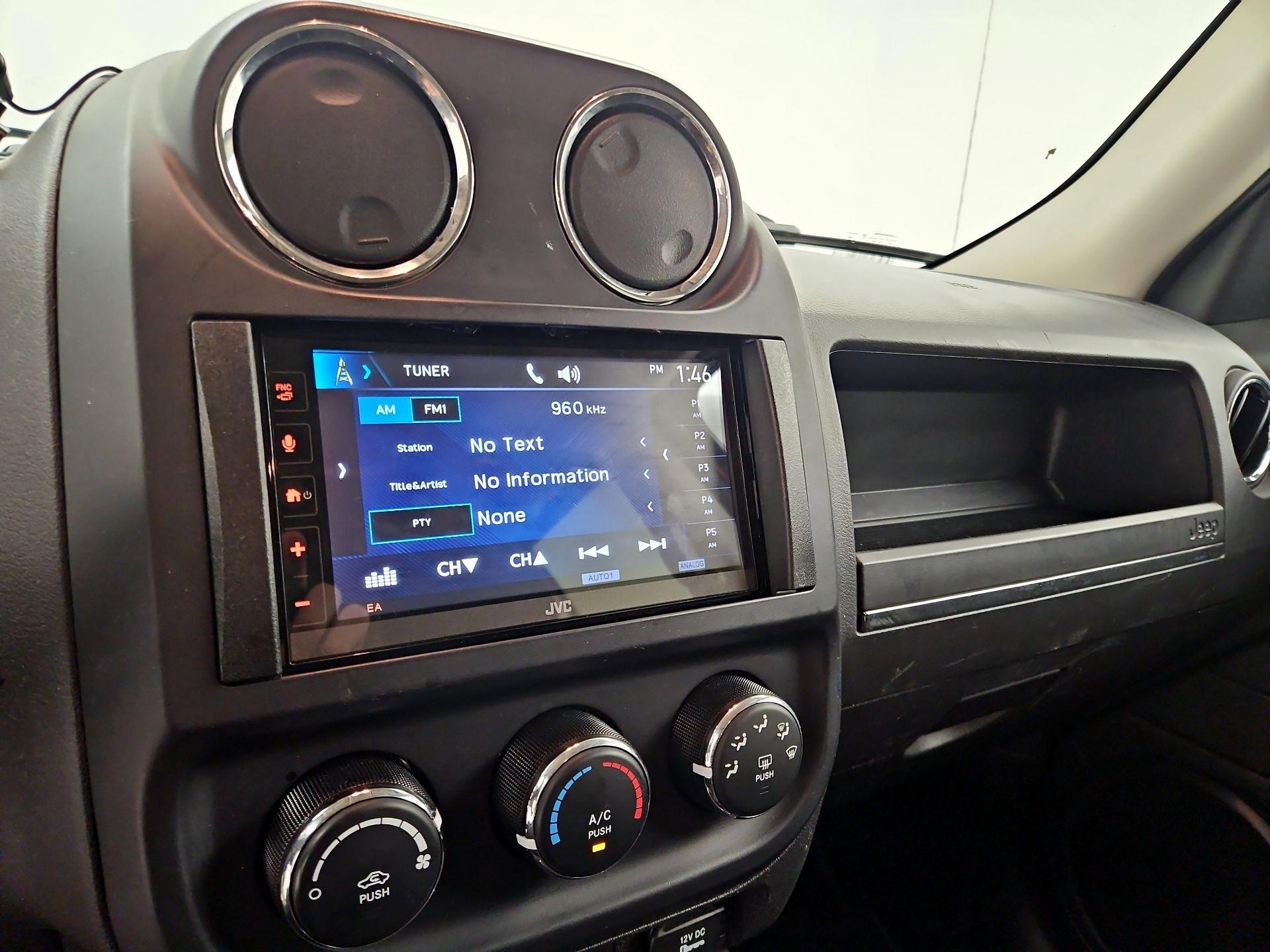 Thumbnail: 2016 Jeep Patriot - 14