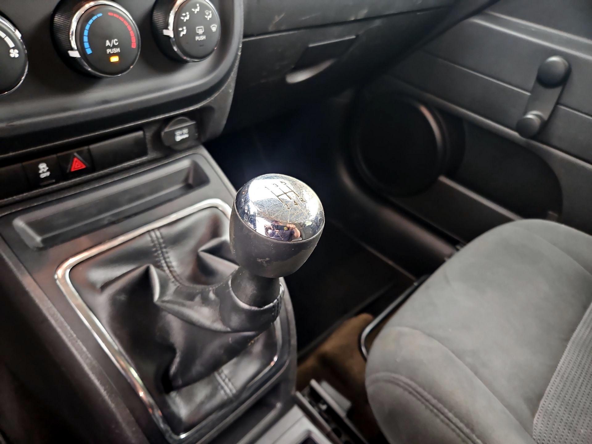 Thumbnail: 2016 Jeep Patriot - 16