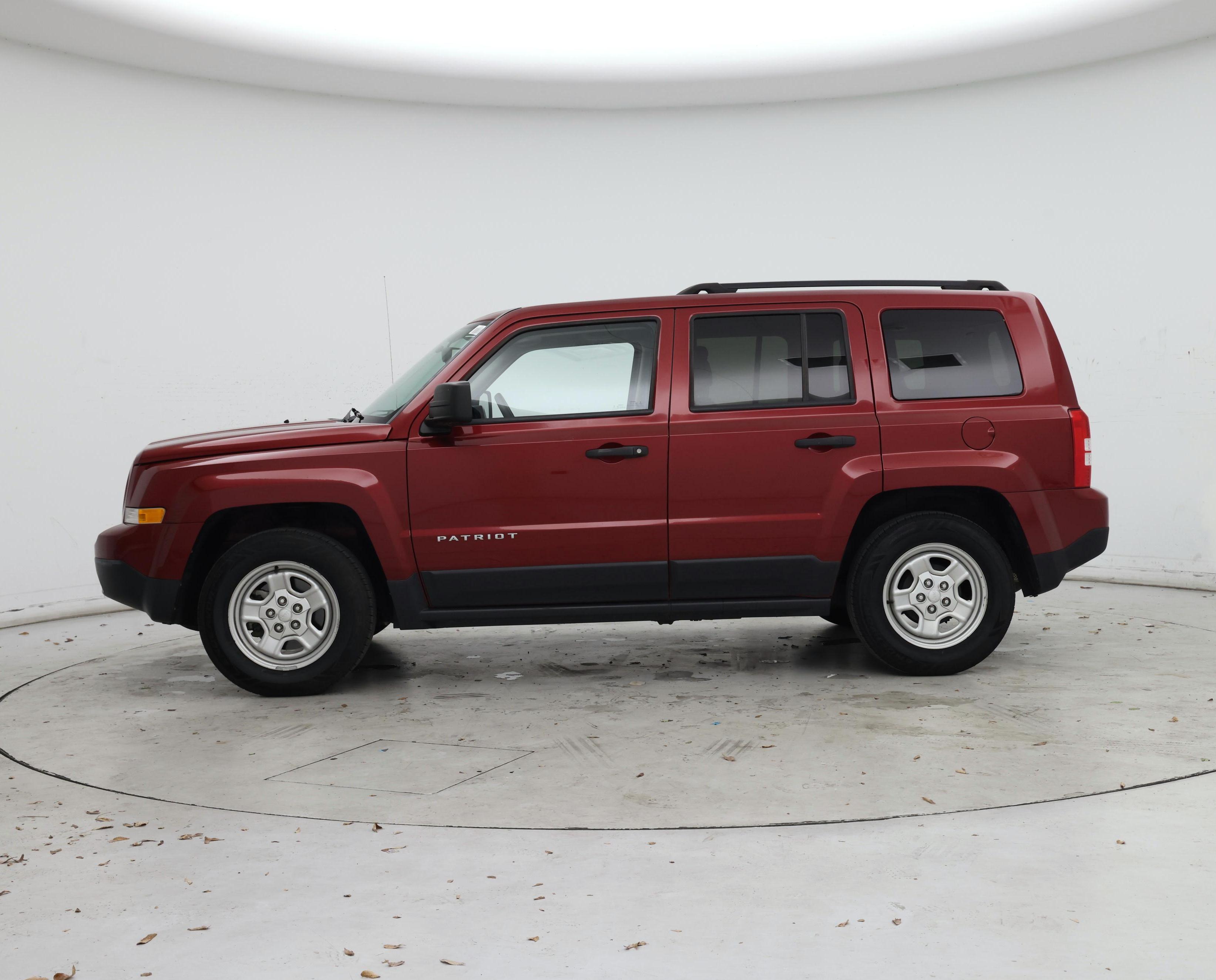 Thumbnail: 2016 Jeep Patriot - 3