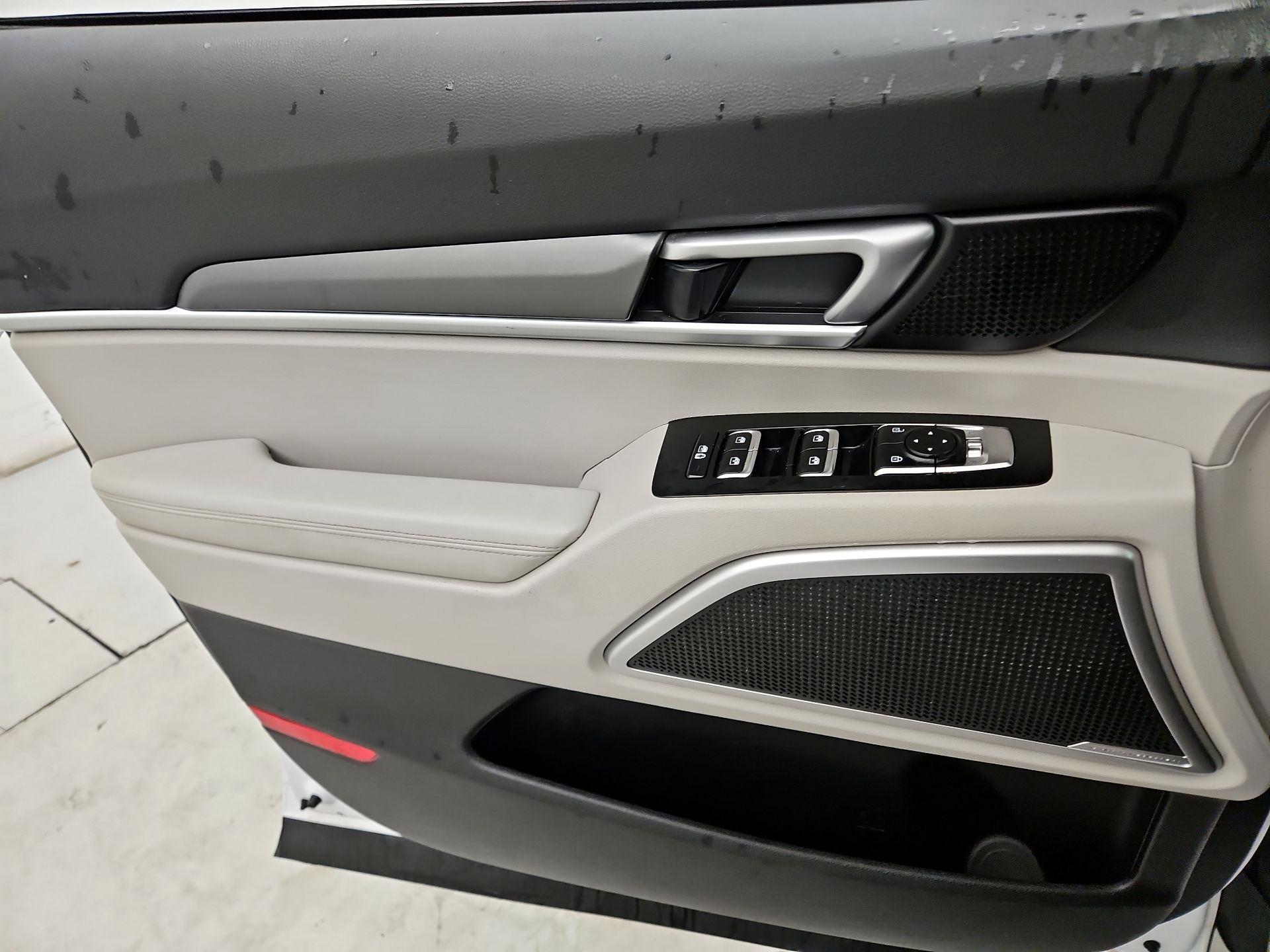 Thumbnail: 2022 Kia Telluride - 12