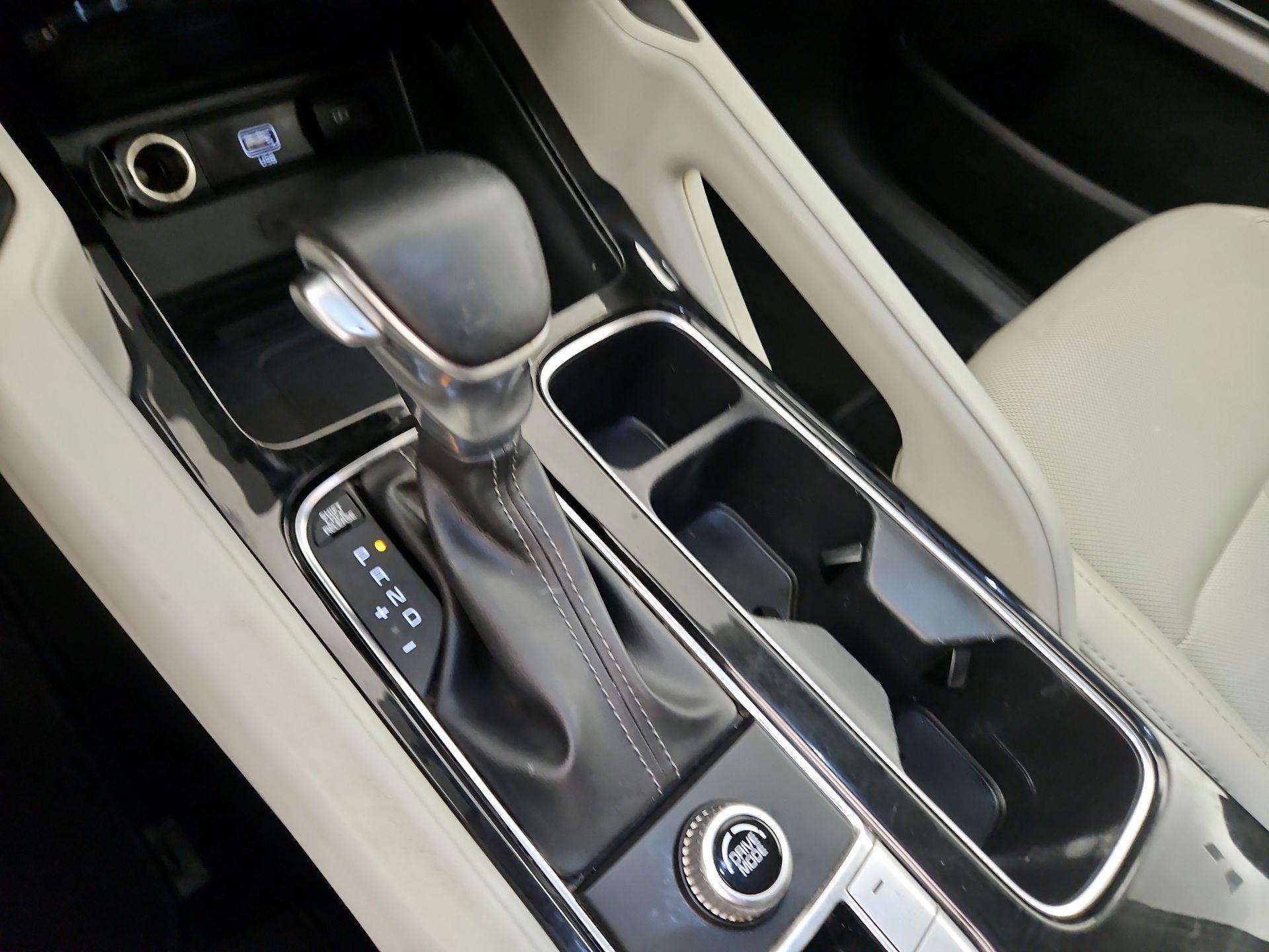 Thumbnail: 2022 Kia Telluride - 17