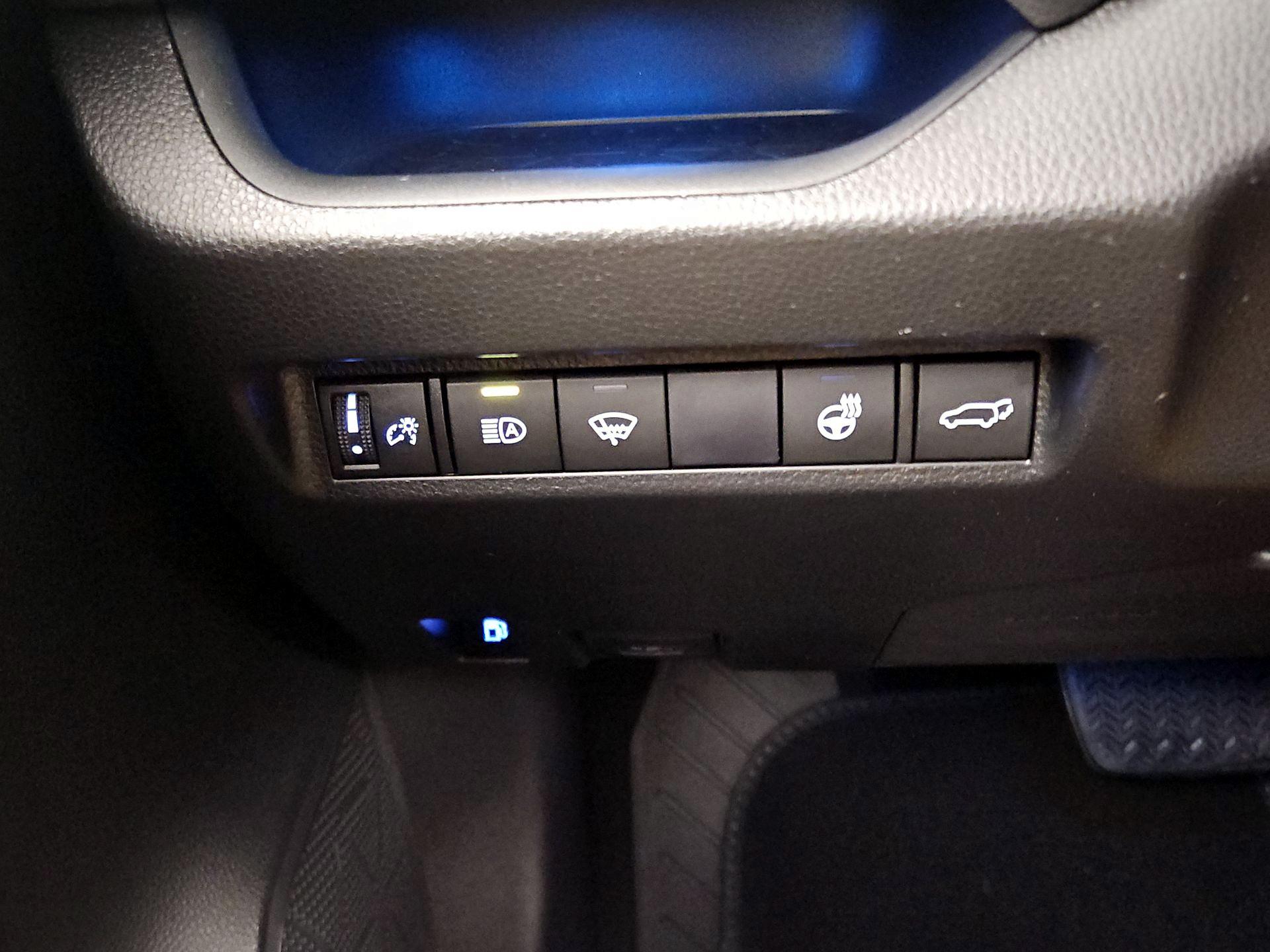 Thumbnail: 2020 Toyota RAV4 - 13