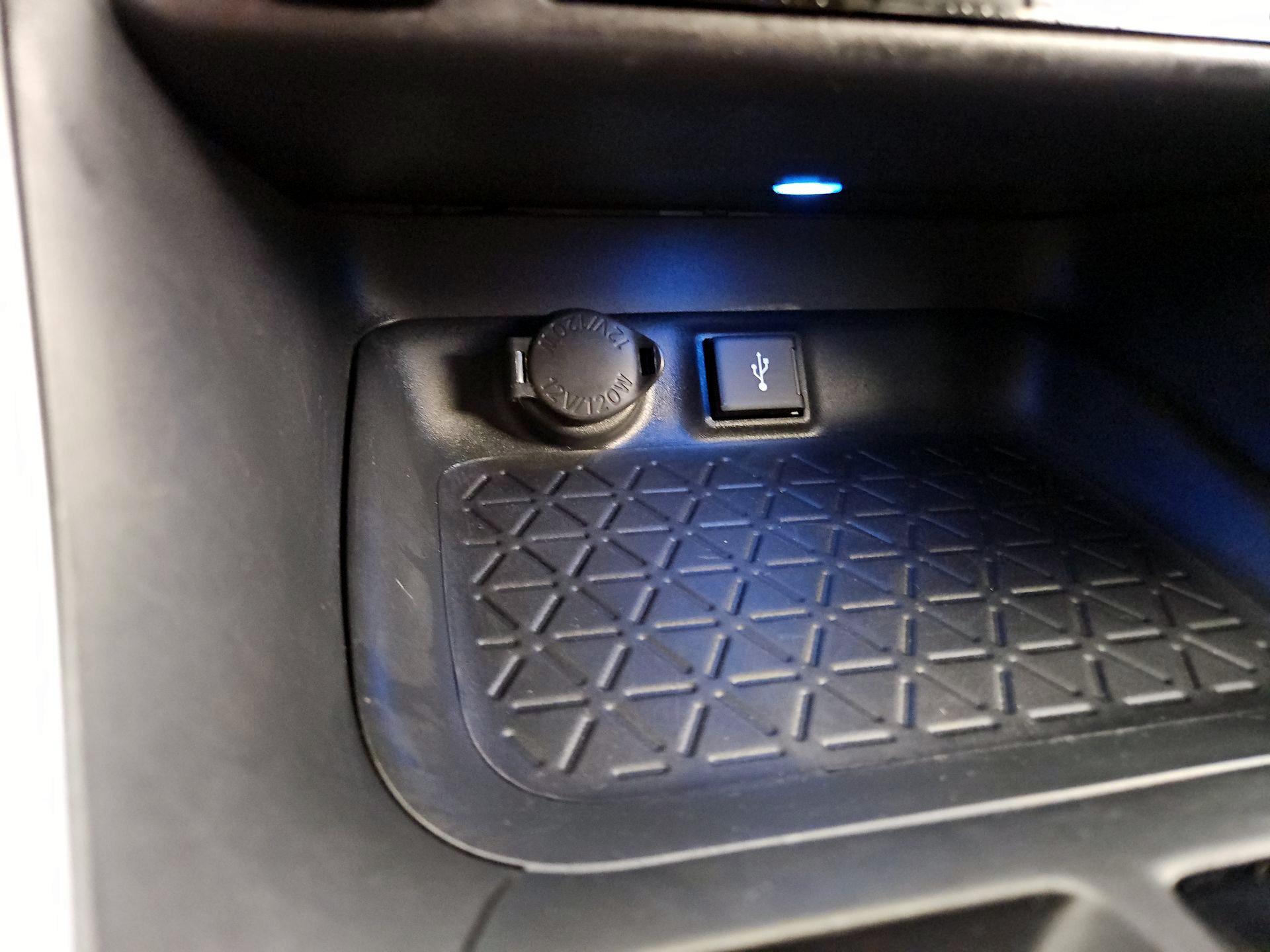 Thumbnail: 2020 Toyota RAV4 - 19