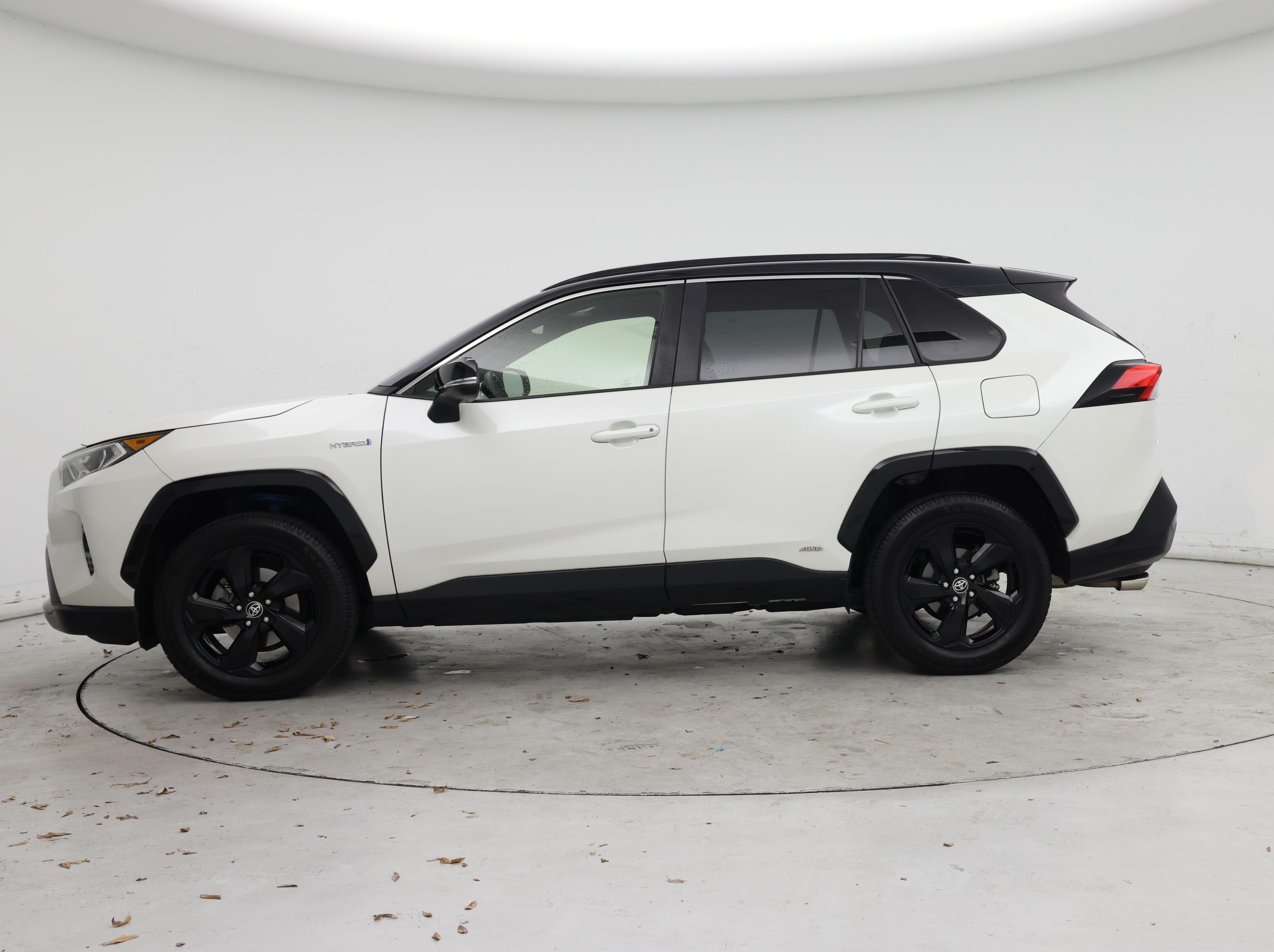 Thumbnail: 2020 Toyota RAV4 - 3