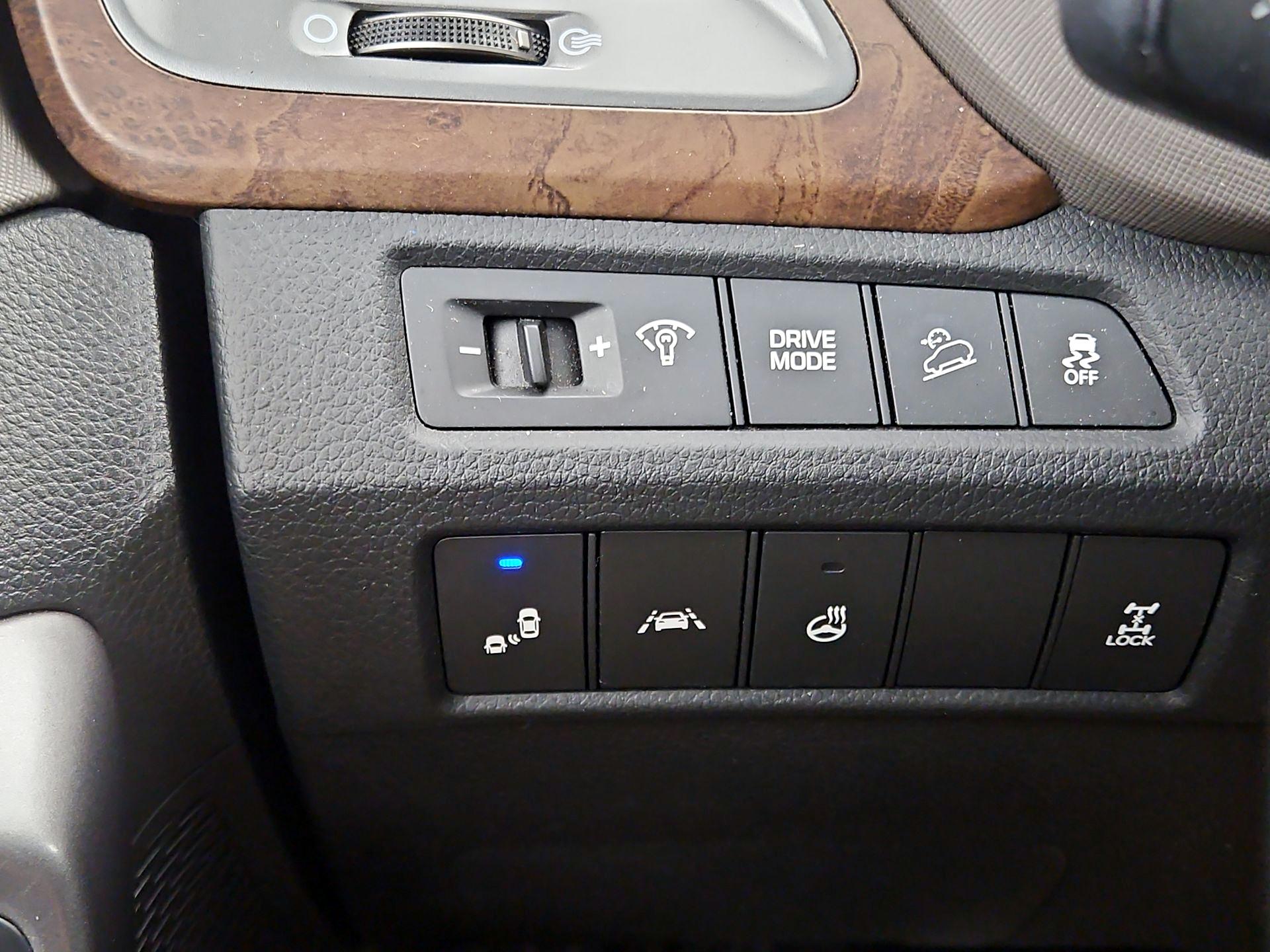 Thumbnail: 2018 Hyundai Santa Fe - 13