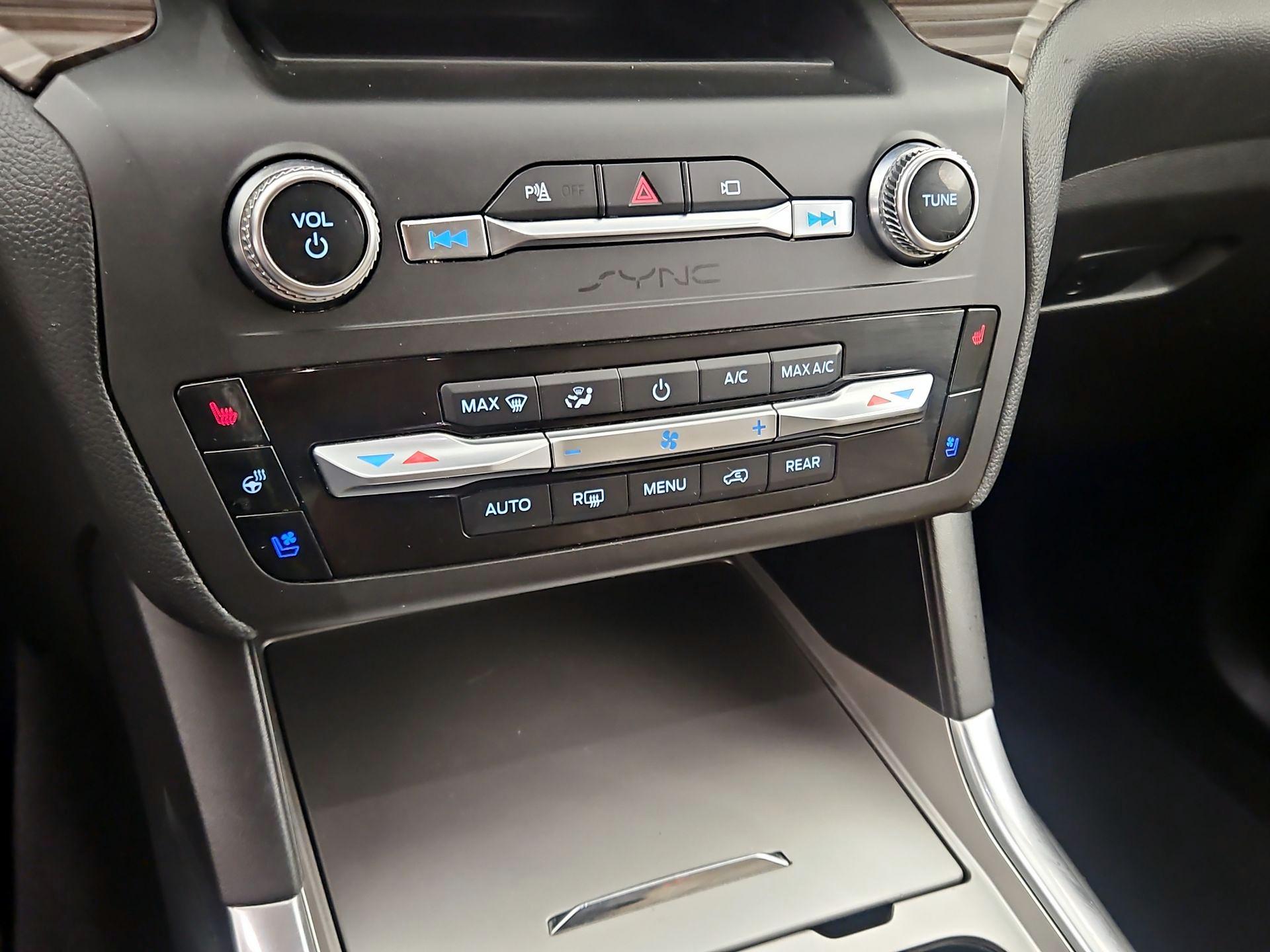 Thumbnail: 2020 Ford Explorer - 17