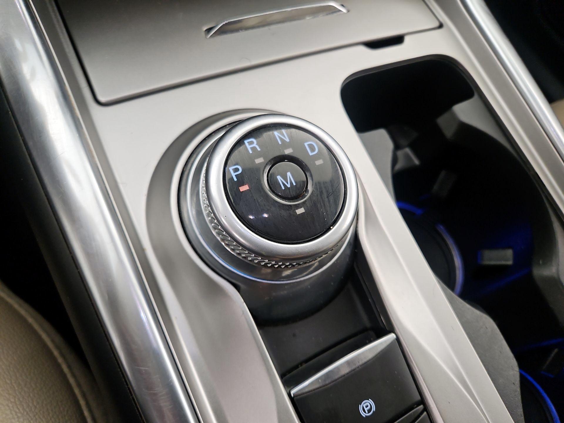 Thumbnail: 2020 Ford Explorer - 18