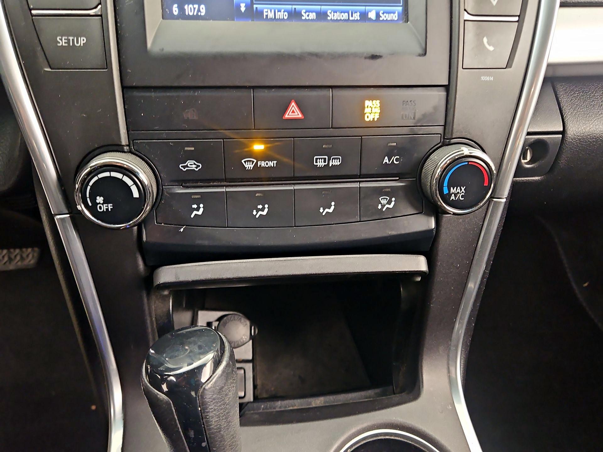 Thumbnail: 2017 Toyota Camry - 16