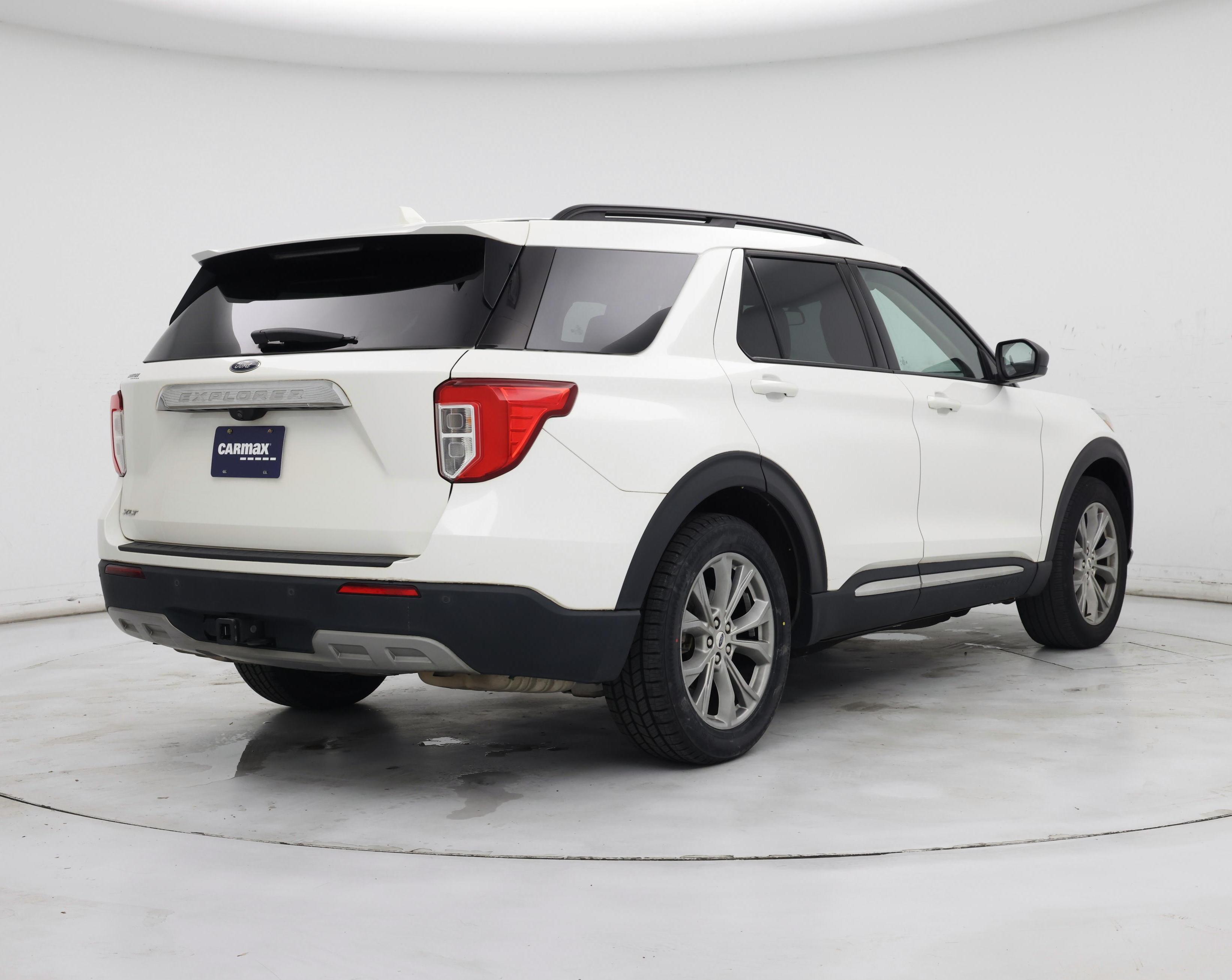 Thumbnail: 2022 Ford Explorer - 8