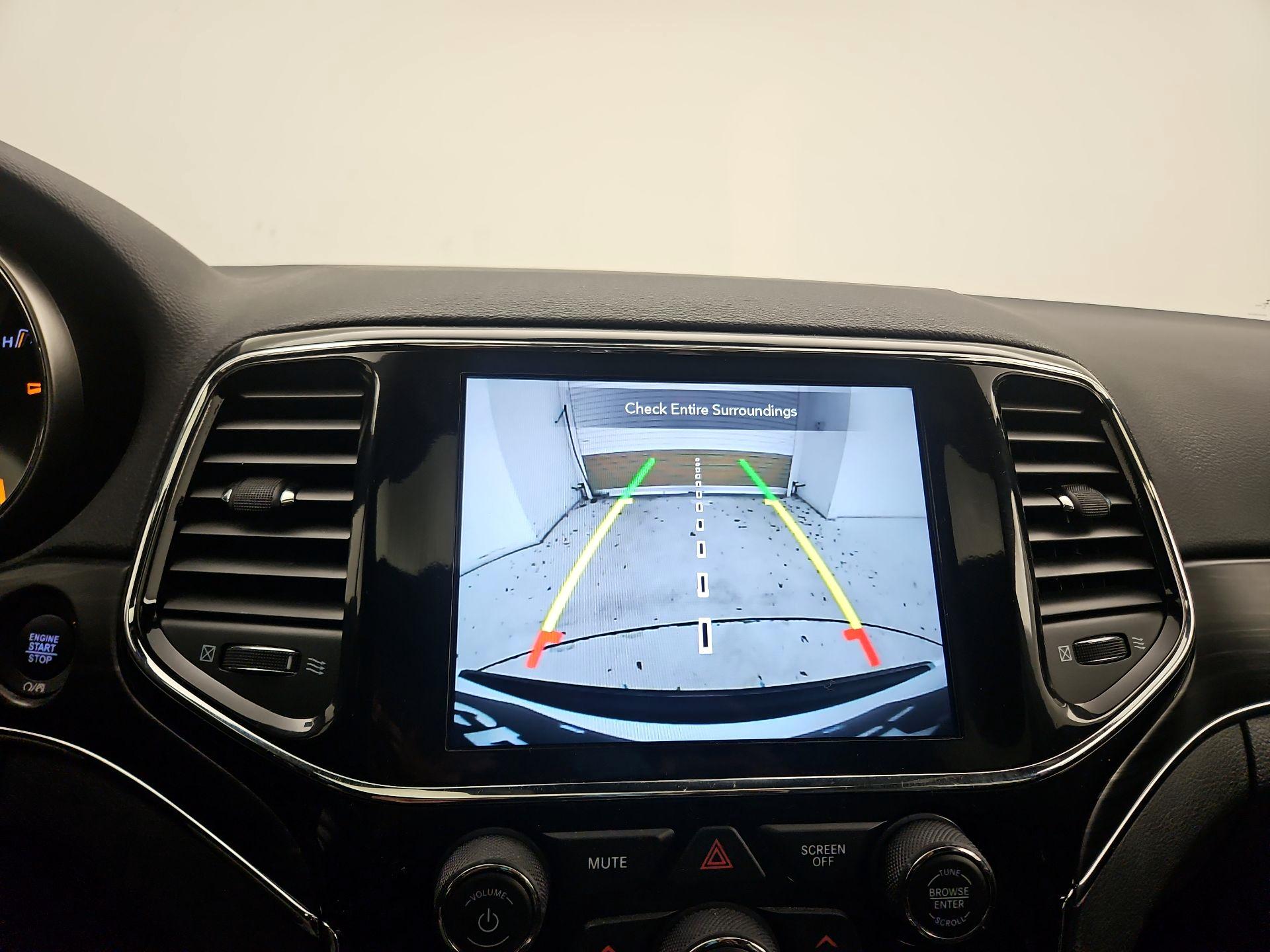 Thumbnail: 2021 Jeep Grand Cherokee - 15