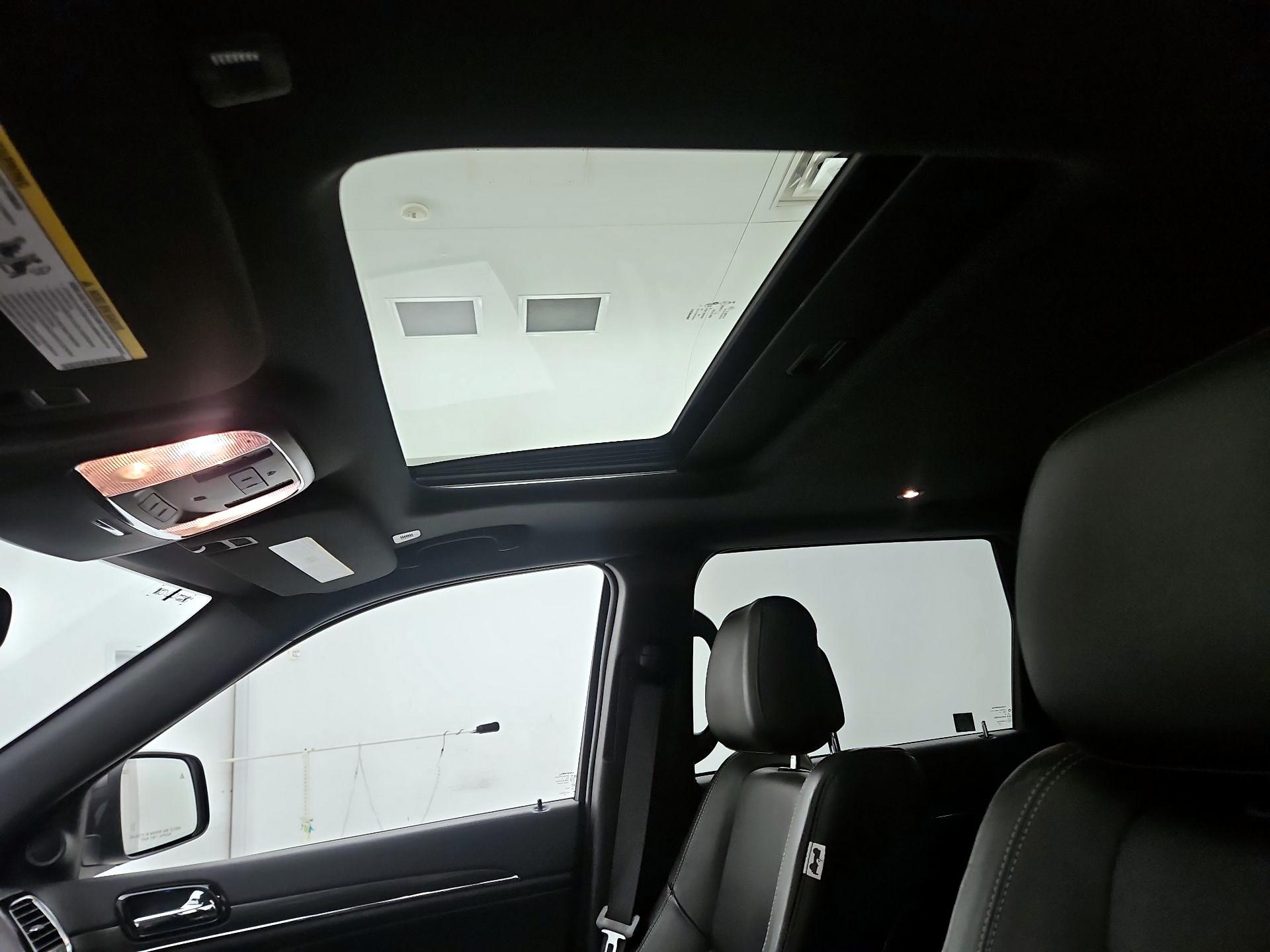 Thumbnail: 2021 Jeep Grand Cherokee - 20