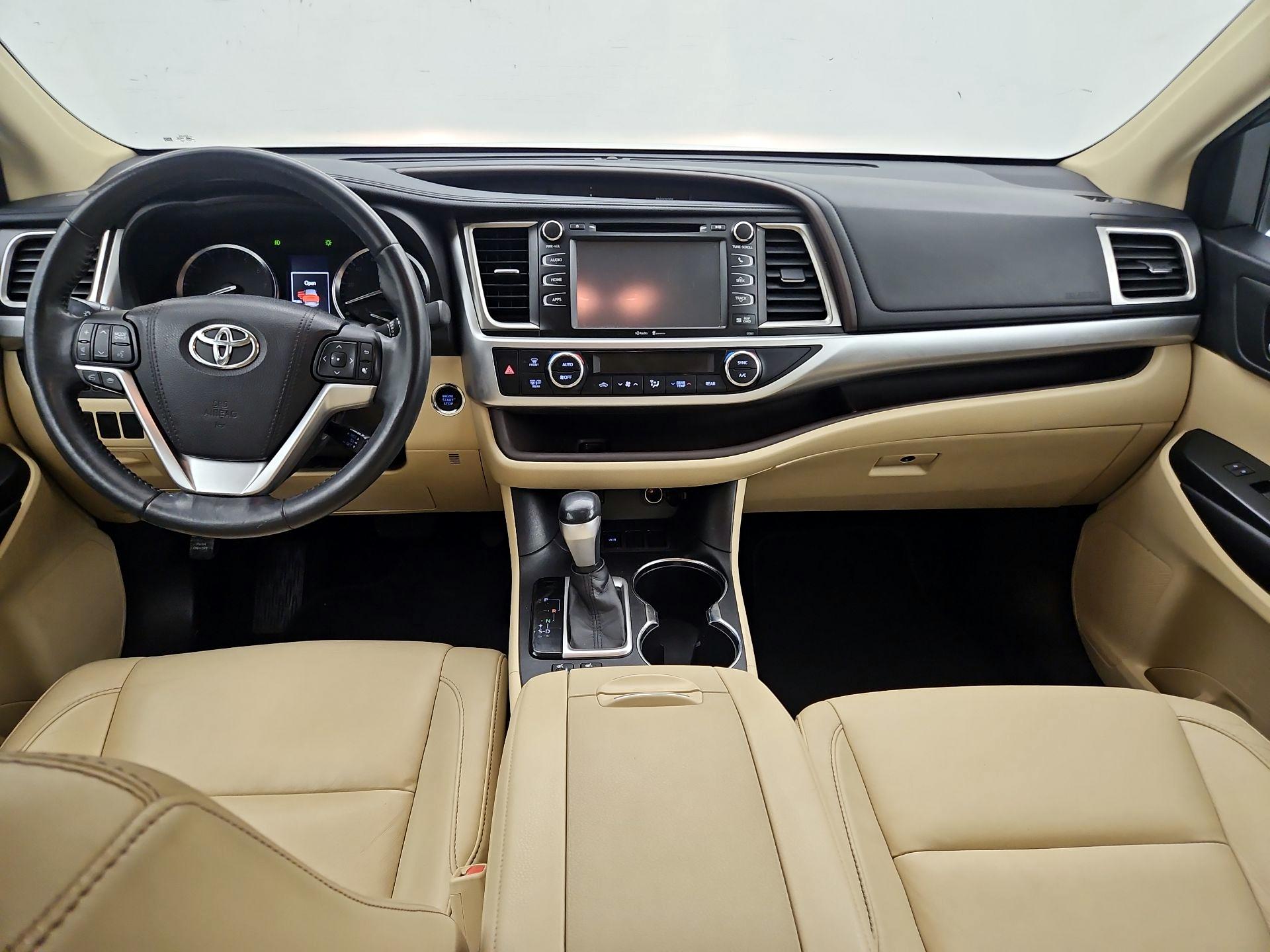 Thumbnail: 2015 Toyota Highlander - 9