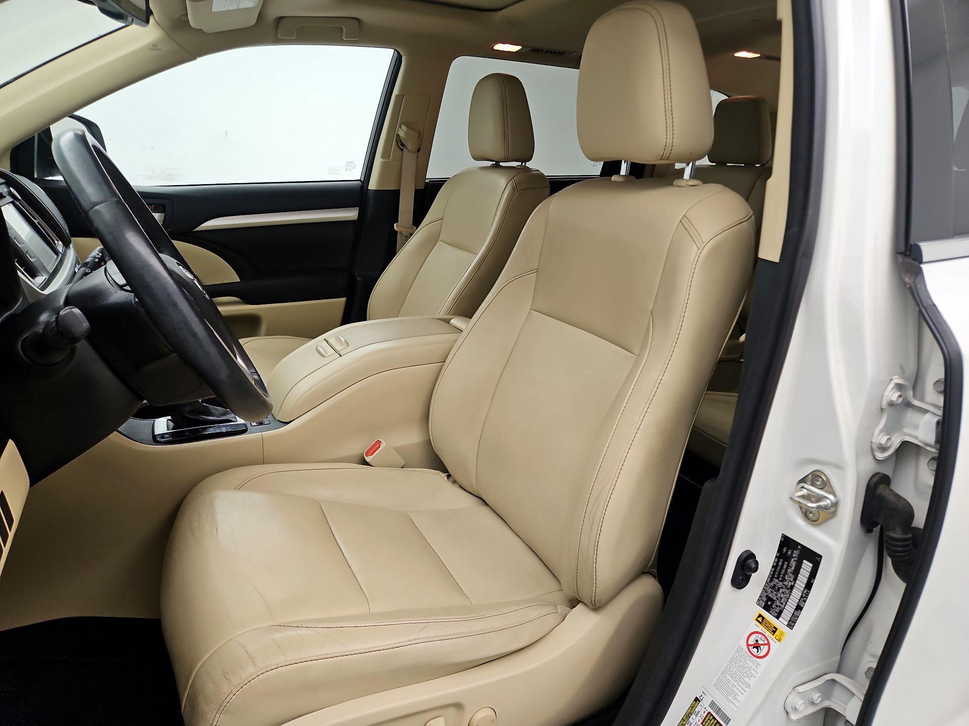 Thumbnail: 2015 Toyota Highlander - 11