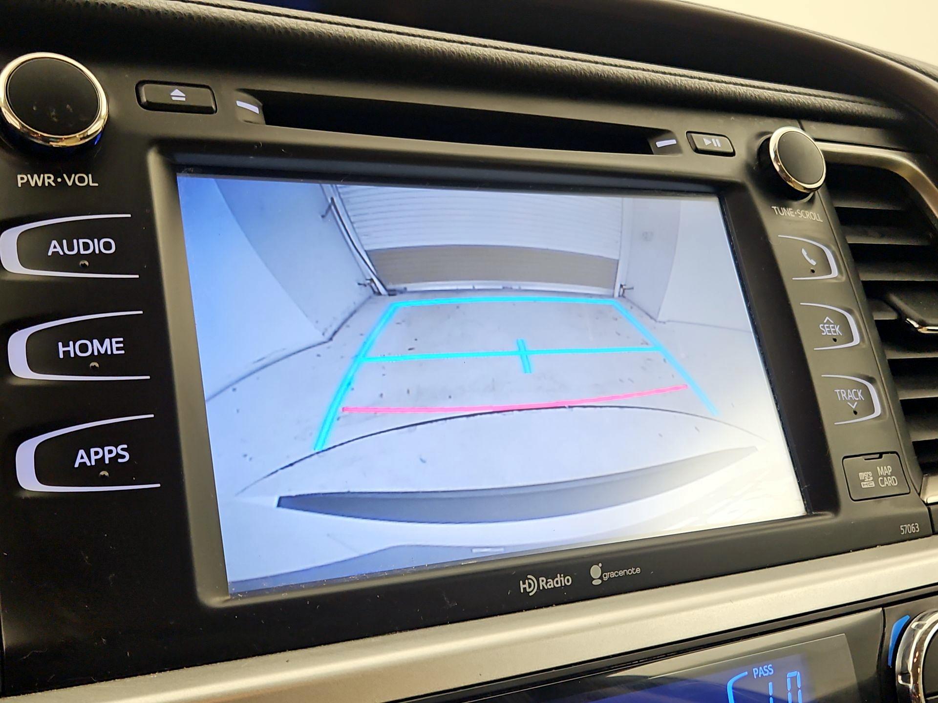 Thumbnail: 2015 Toyota Highlander - 14