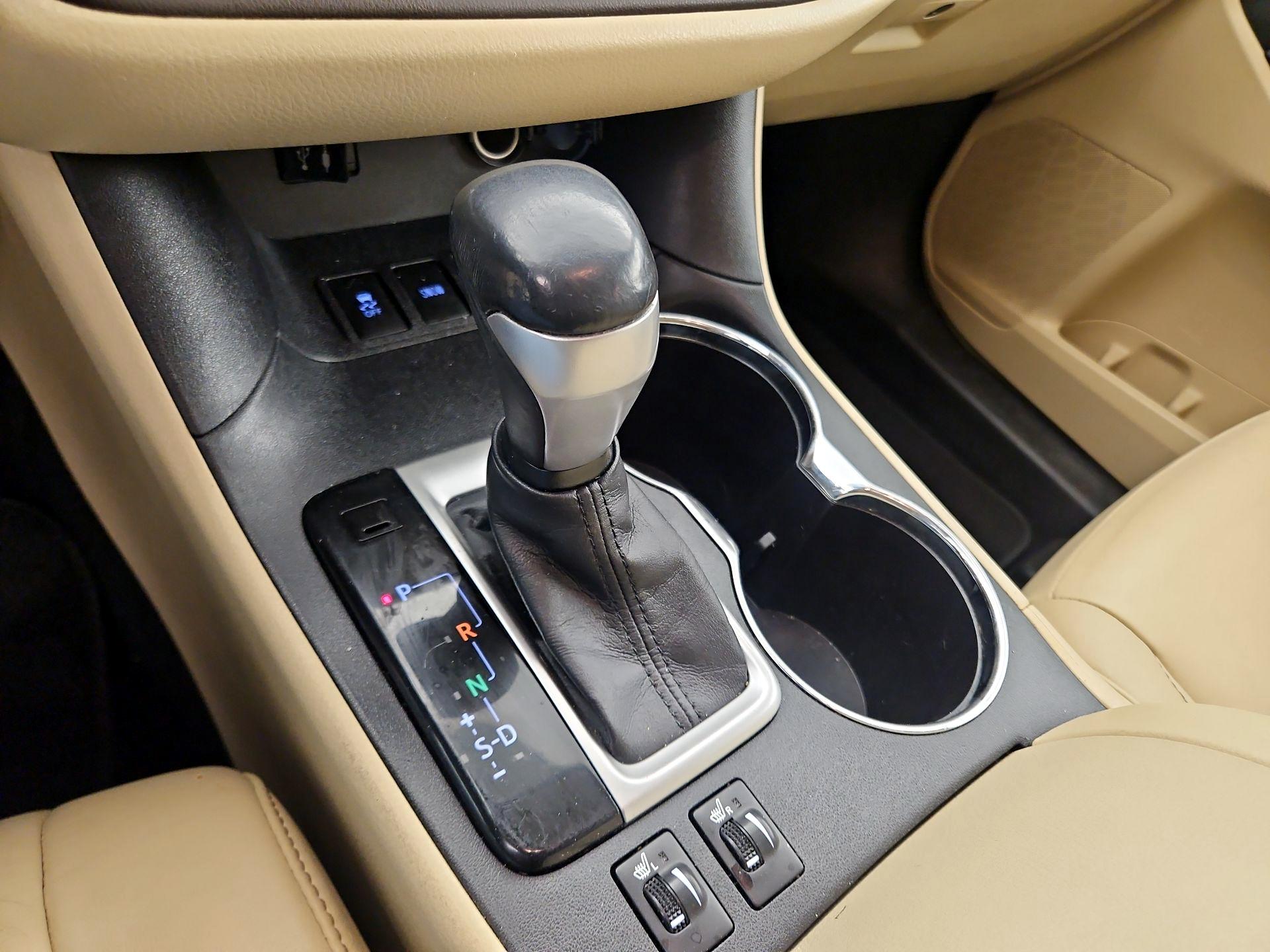 Thumbnail: 2015 Toyota Highlander - 17