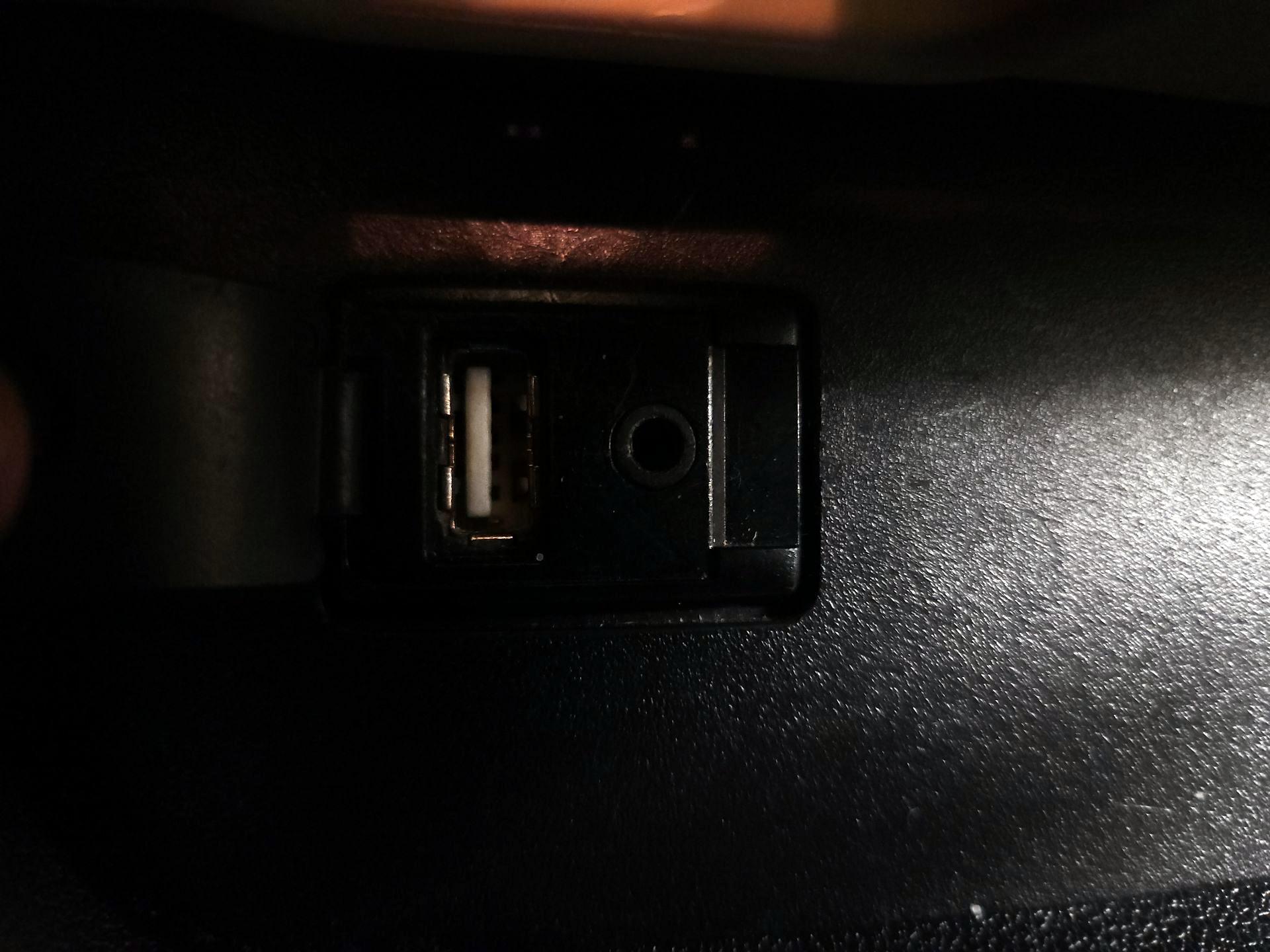 Thumbnail: 2015 Toyota Highlander - 18