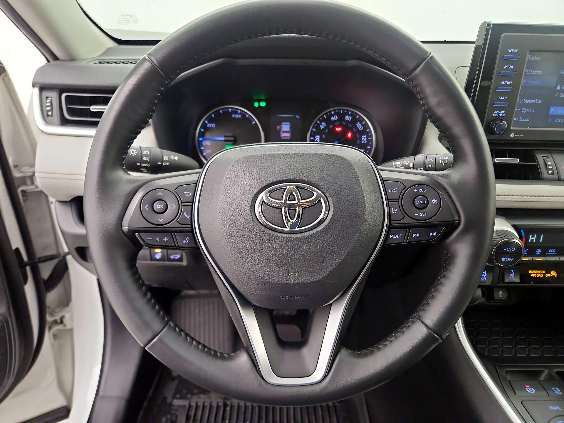 Thumbnail: 2022 Toyota RAV4 - 10