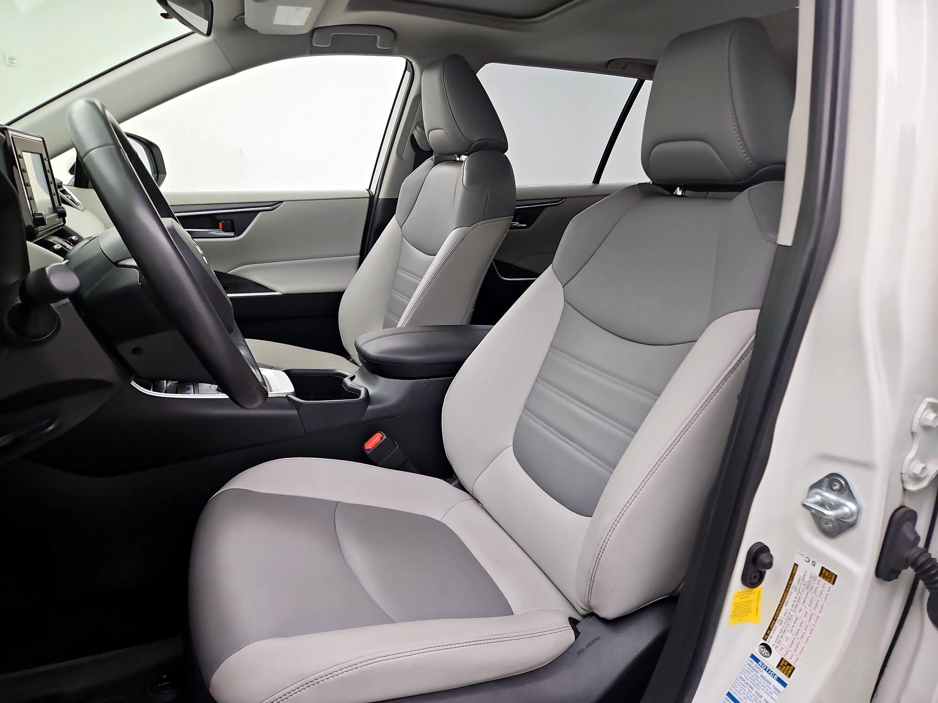 Thumbnail: 2022 Toyota RAV4 - 11