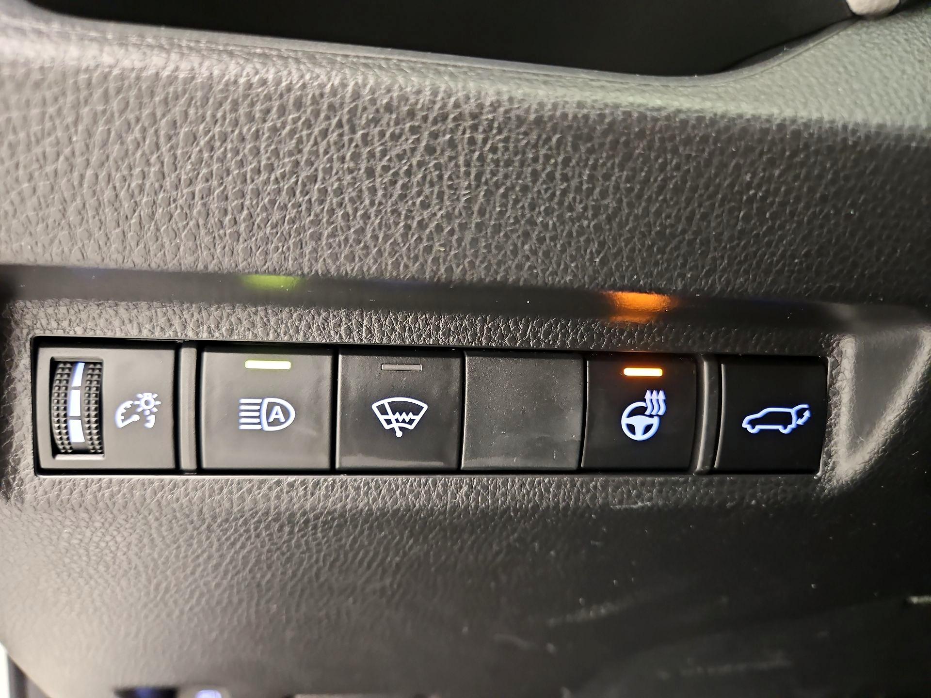 Thumbnail: 2022 Toyota RAV4 - 13