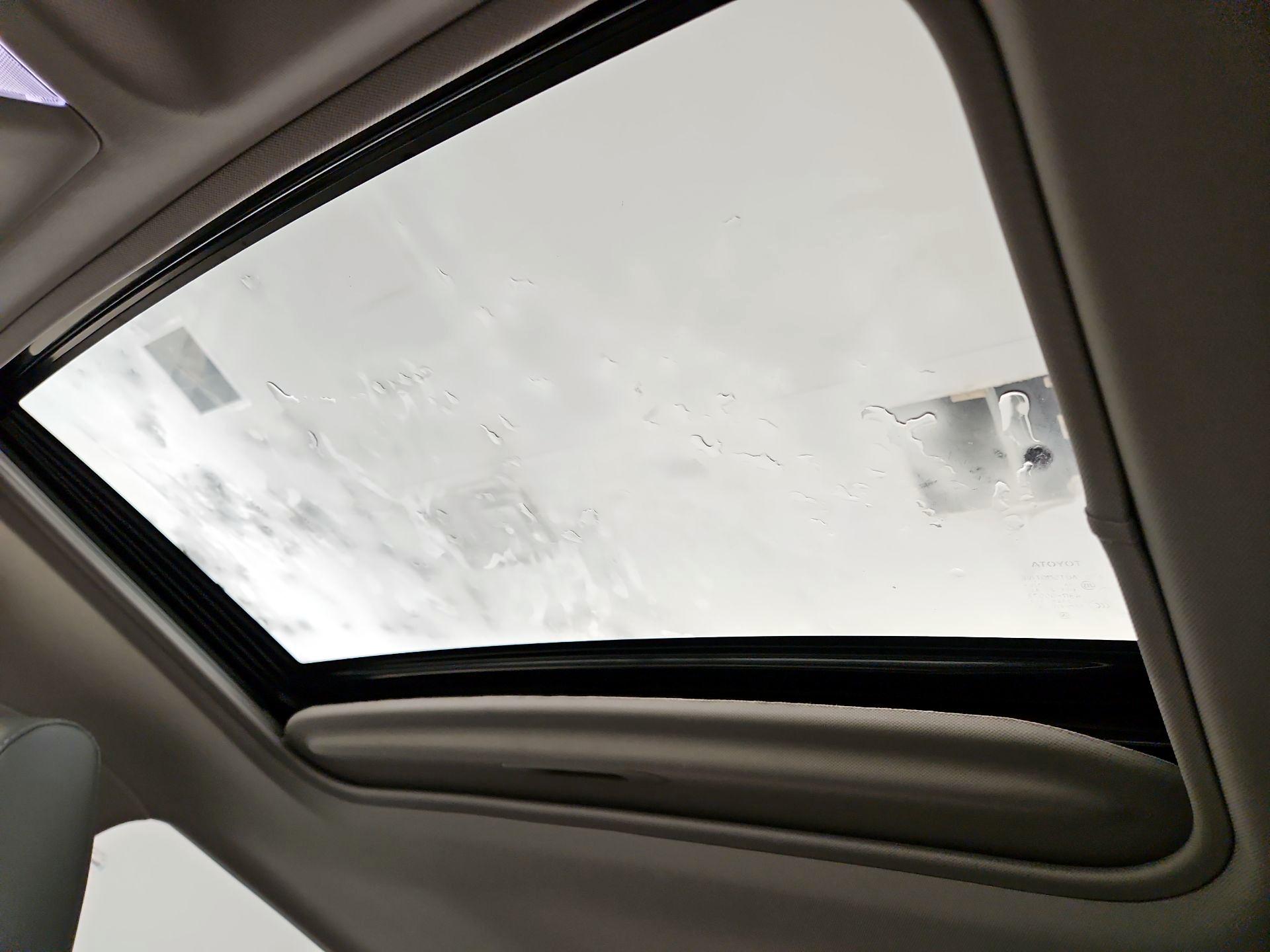 Thumbnail: 2022 Toyota RAV4 - 19