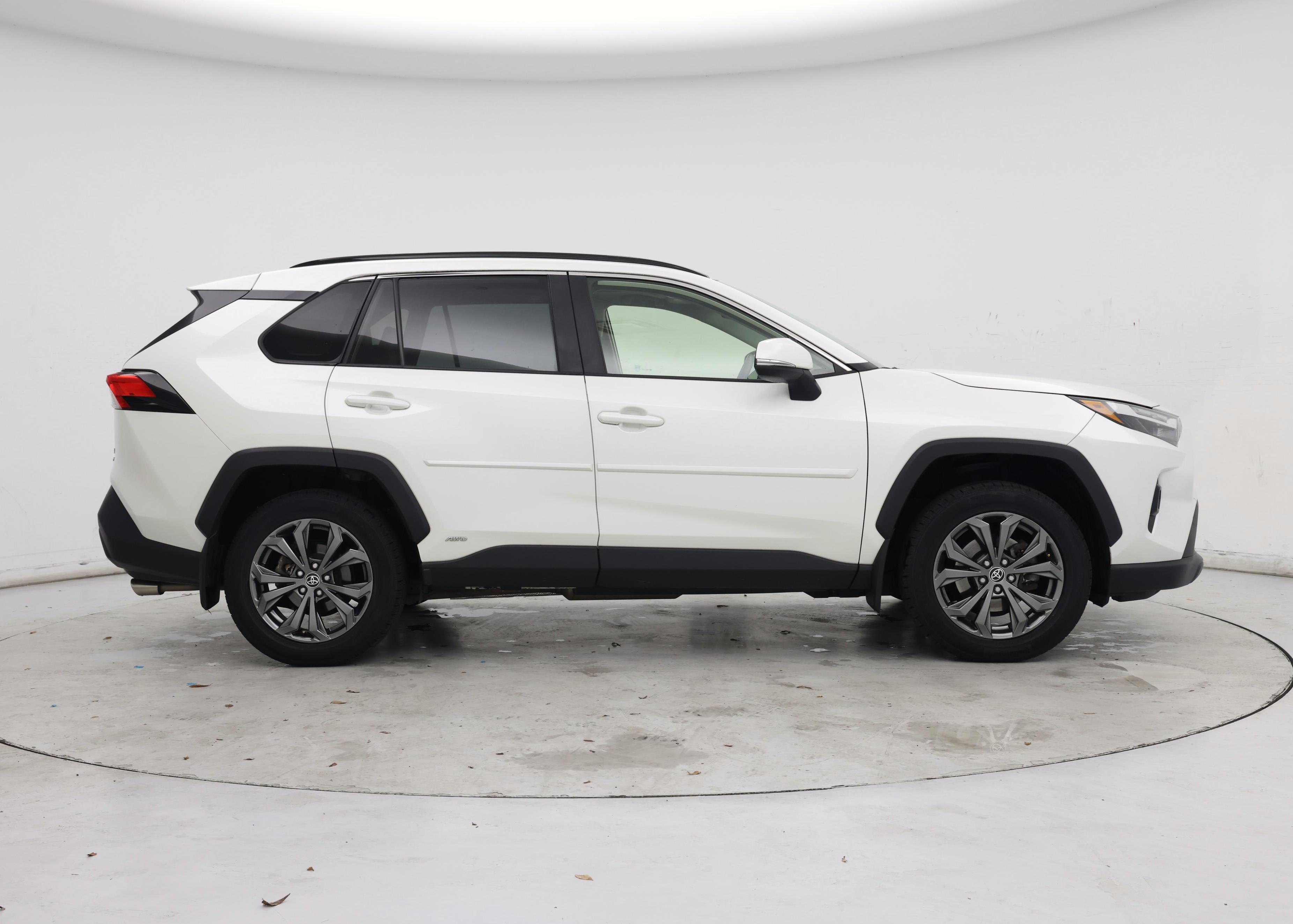 Thumbnail: 2022 Toyota RAV4 - 7