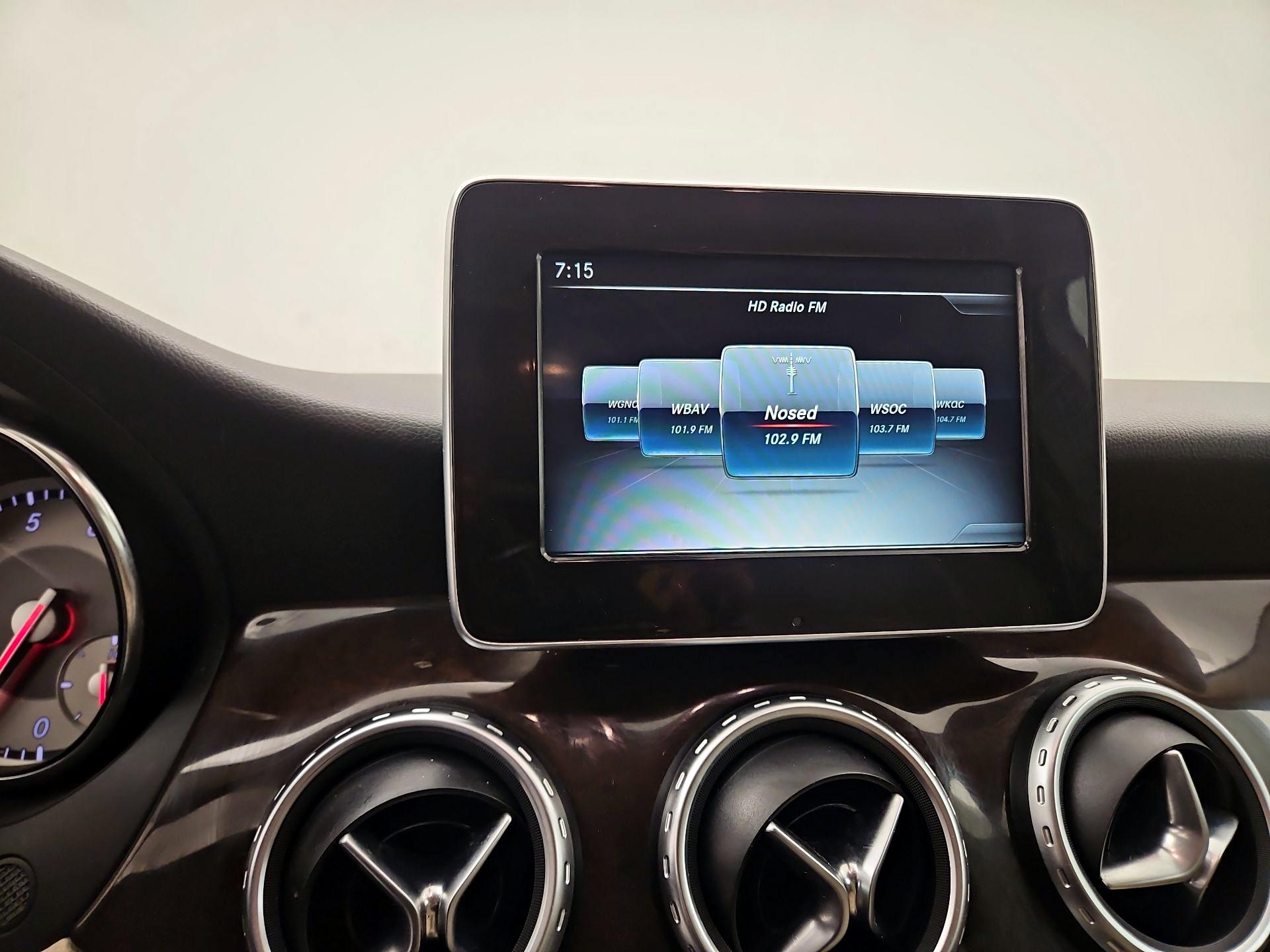 Thumbnail: 2017 Mercedes-Benz GLA - 16