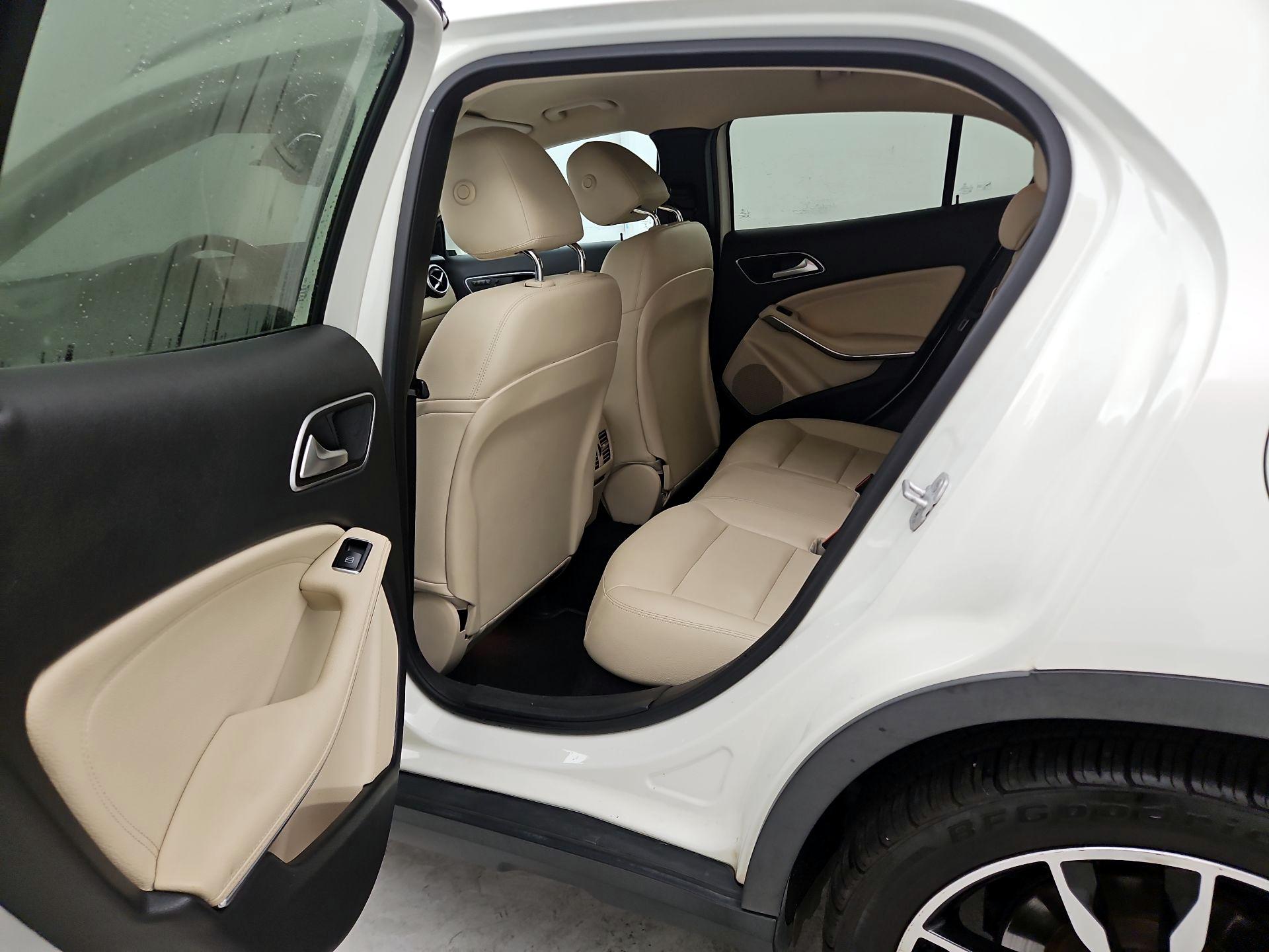 Thumbnail: 2017 Mercedes-Benz GLA - 19