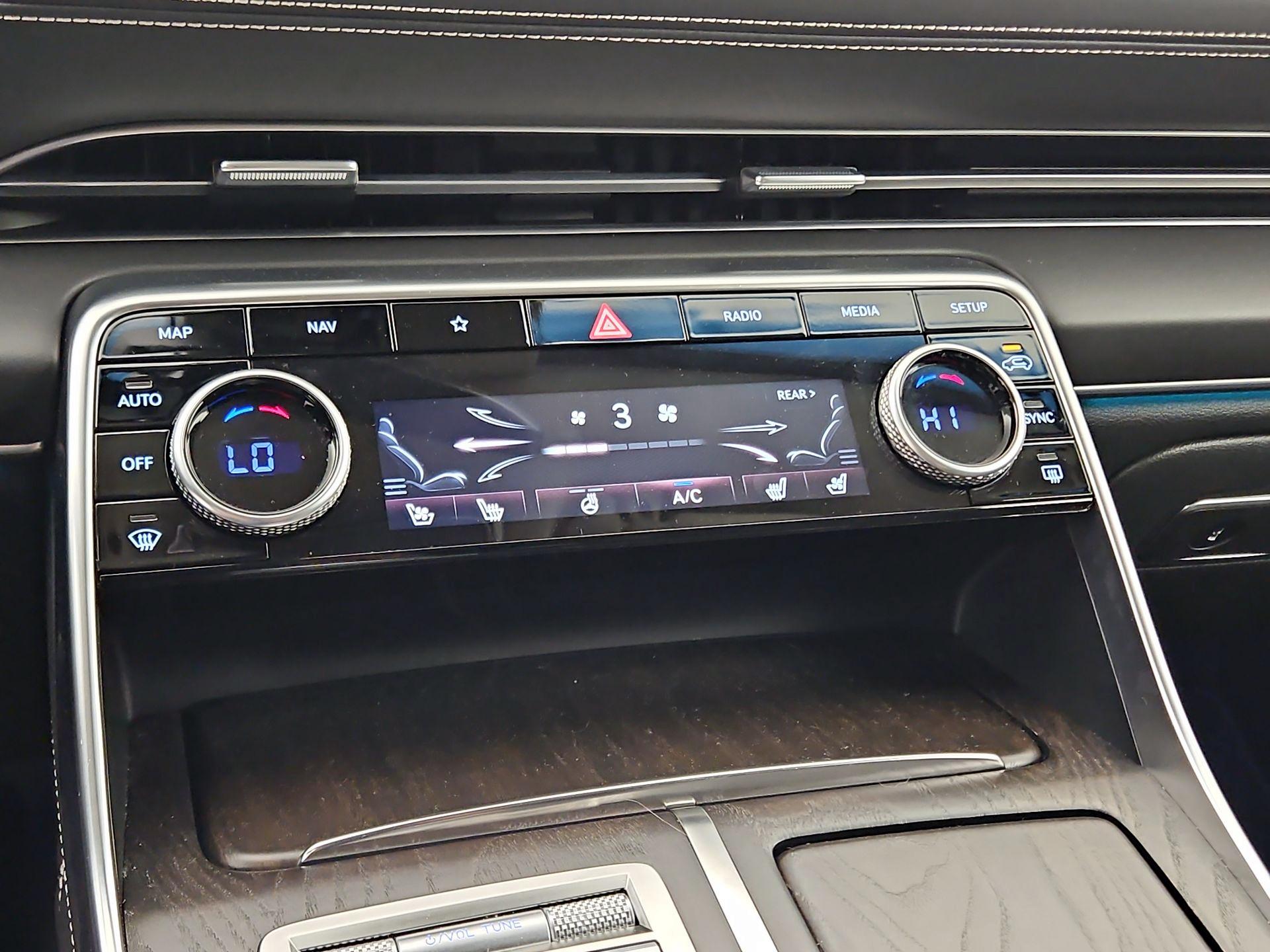 Thumbnail: 2022 Genesis GV80 - 17