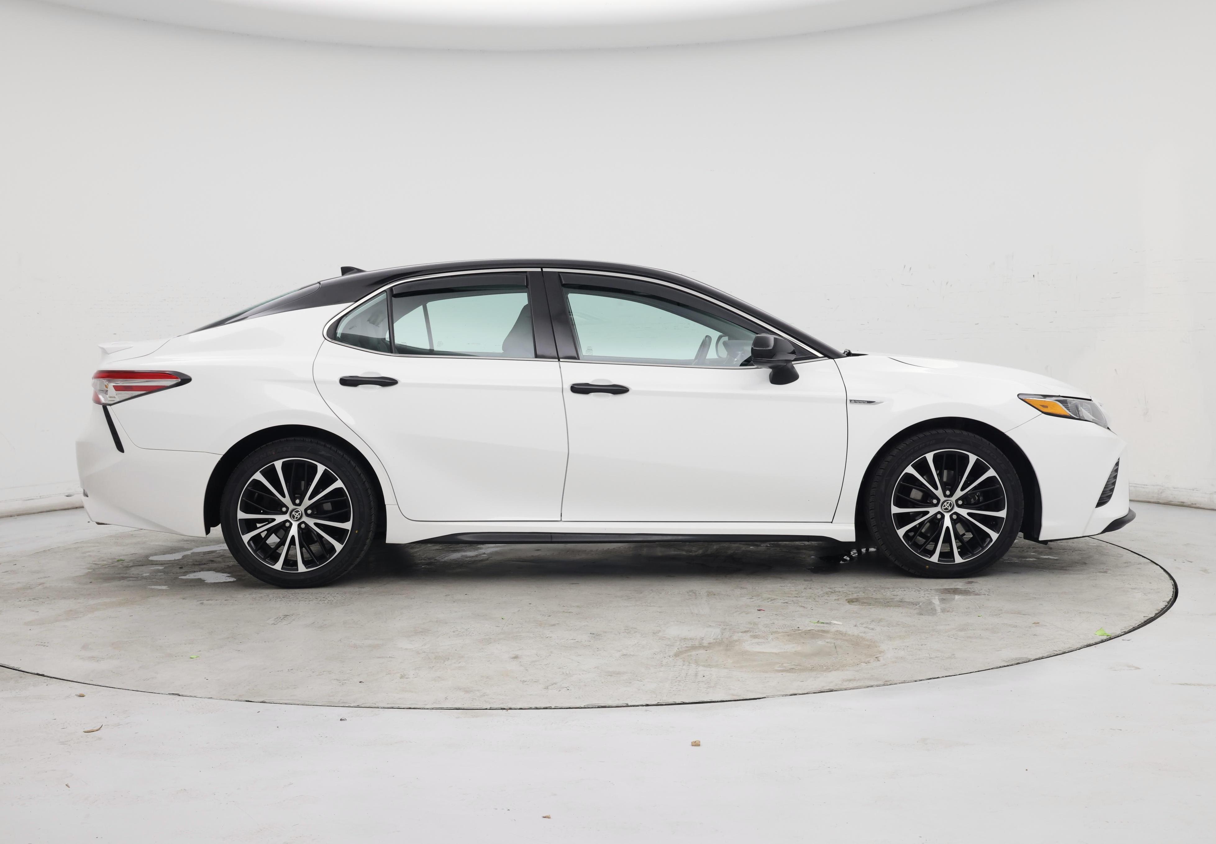 Thumbnail: 2020 Toyota Camry - 7