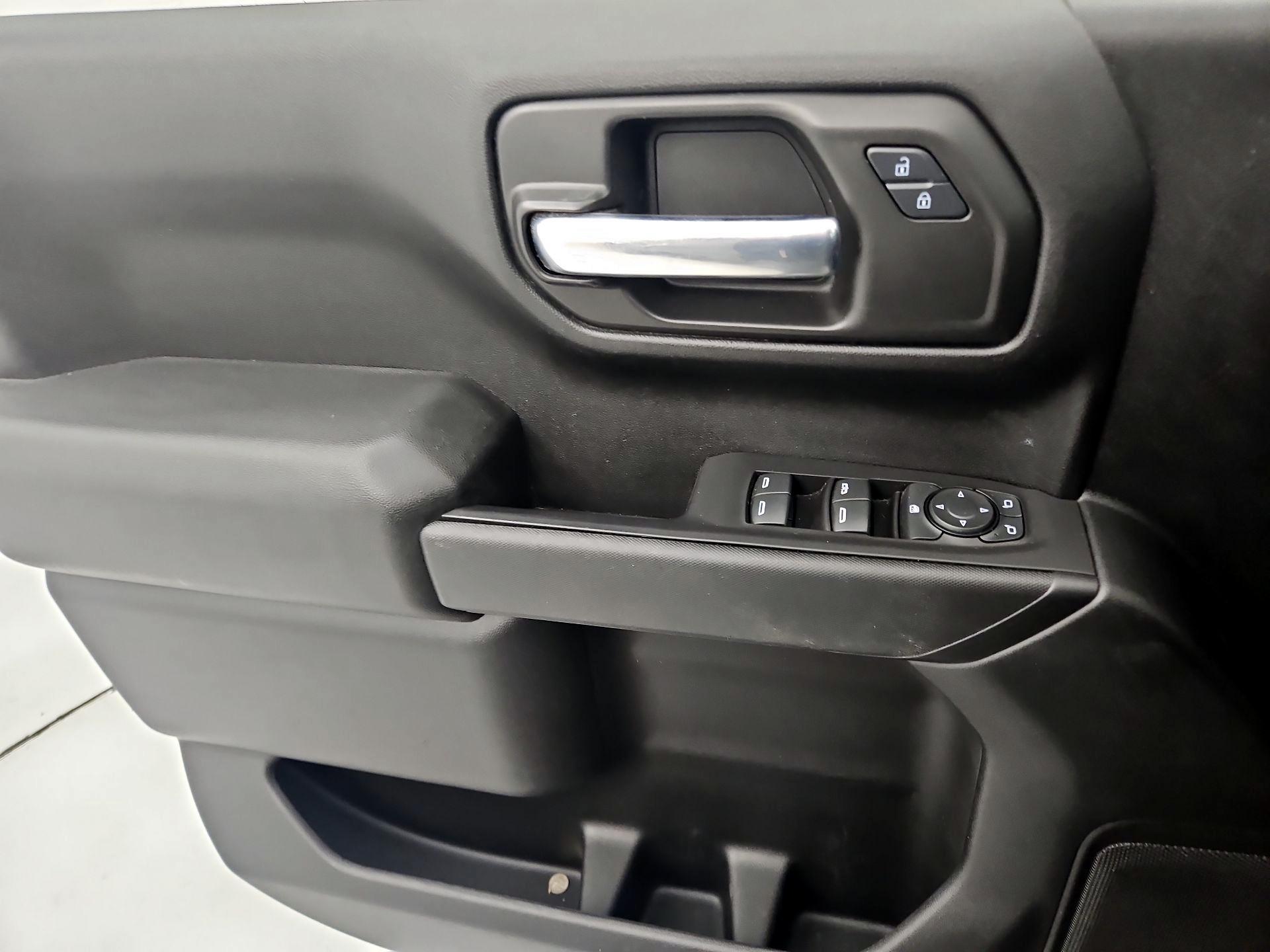 Thumbnail: 2020 Chevrolet Silverado 1500 - 12