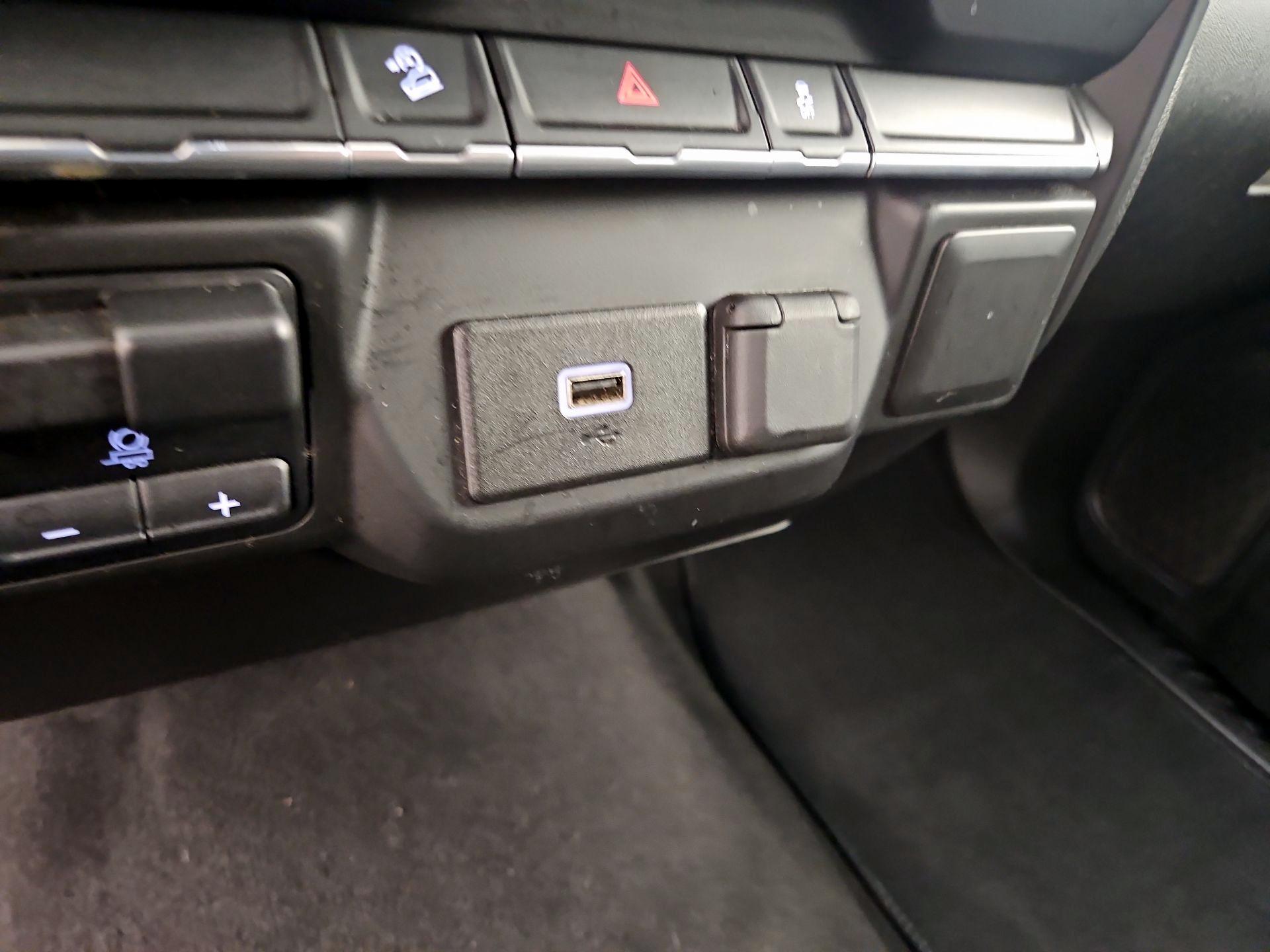 Thumbnail: 2020 Chevrolet Silverado 1500 - 18