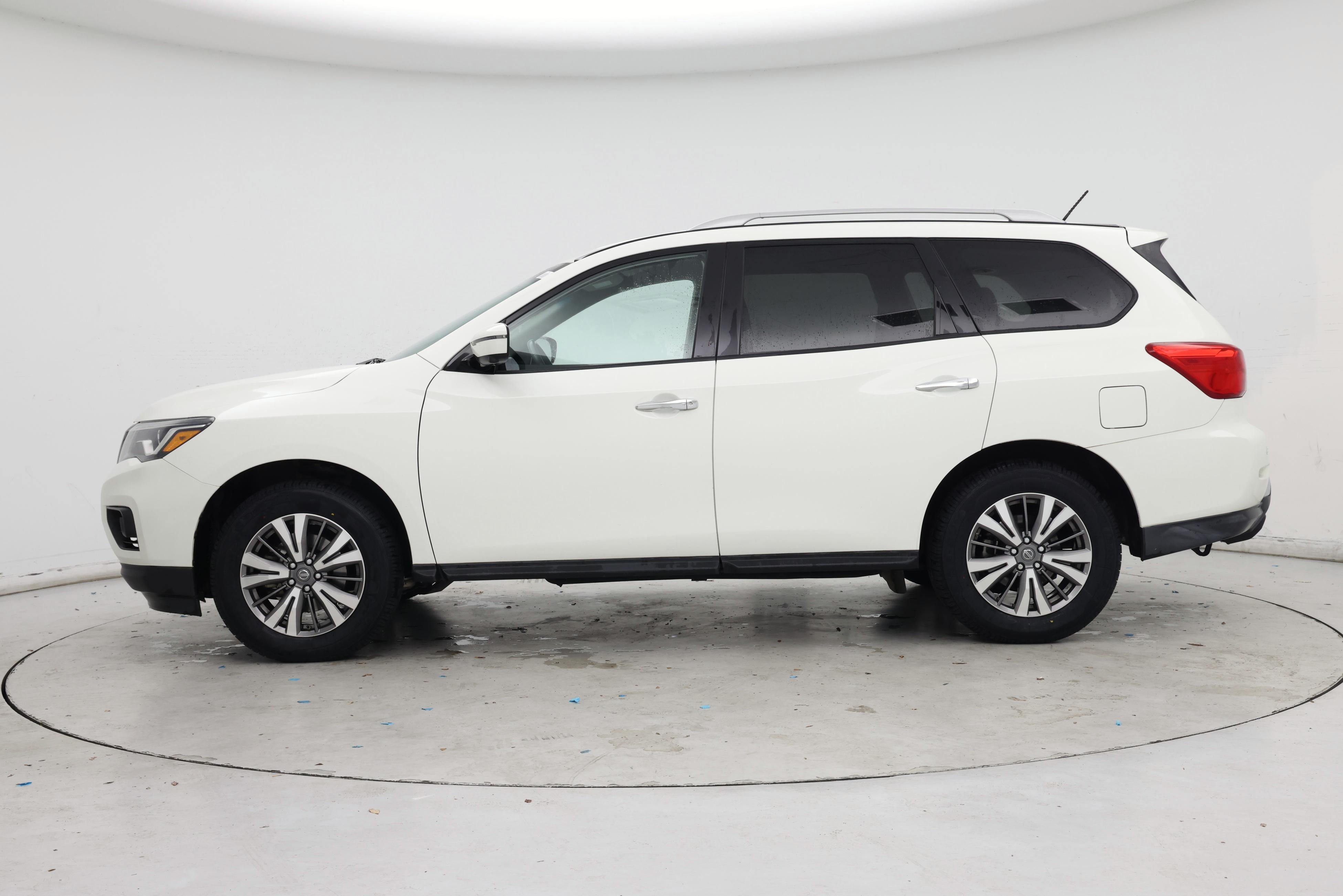 Thumbnail: 2018 Nissan Pathfinder - 3