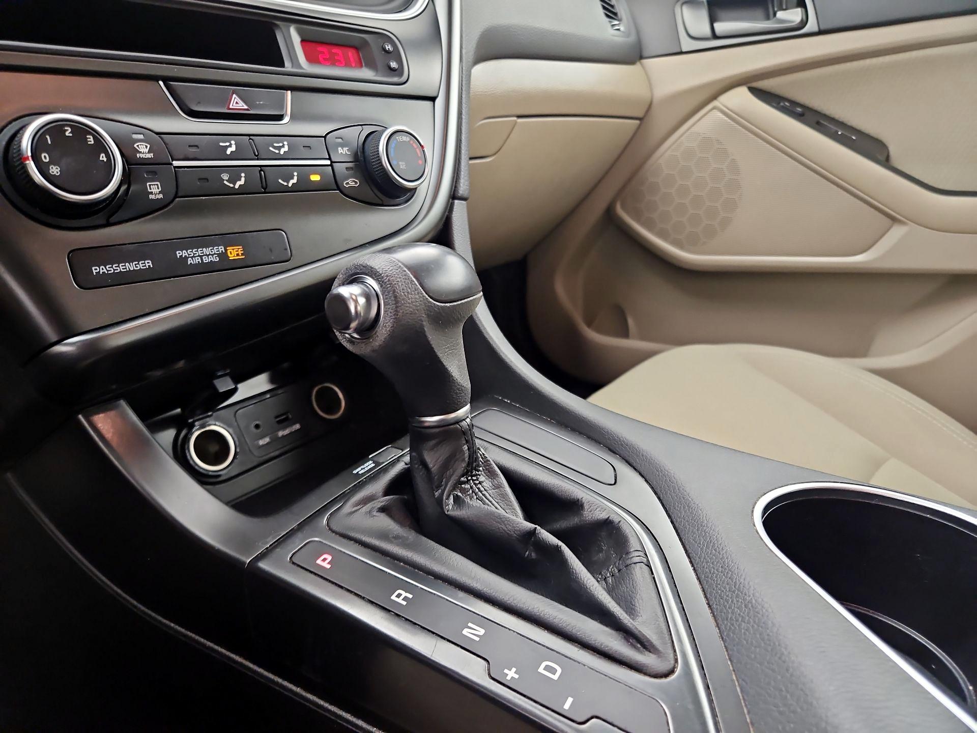 Thumbnail: 2014 Kia Optima - 16