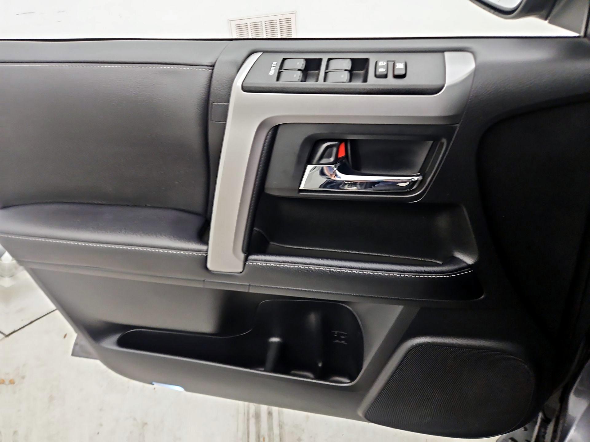 Thumbnail: 2022 Toyota 4Runner - 12