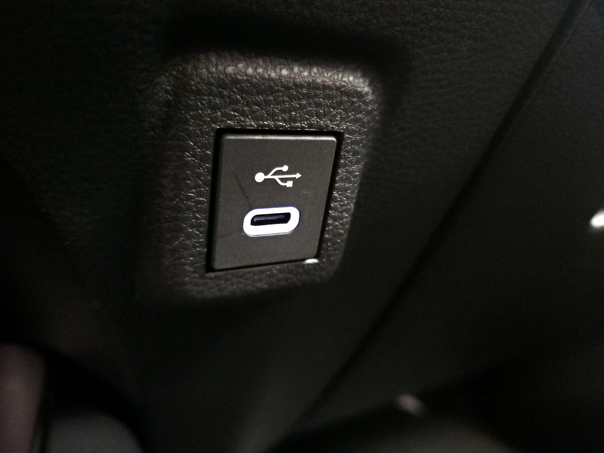 Thumbnail: 2025 Toyota Corolla - 18