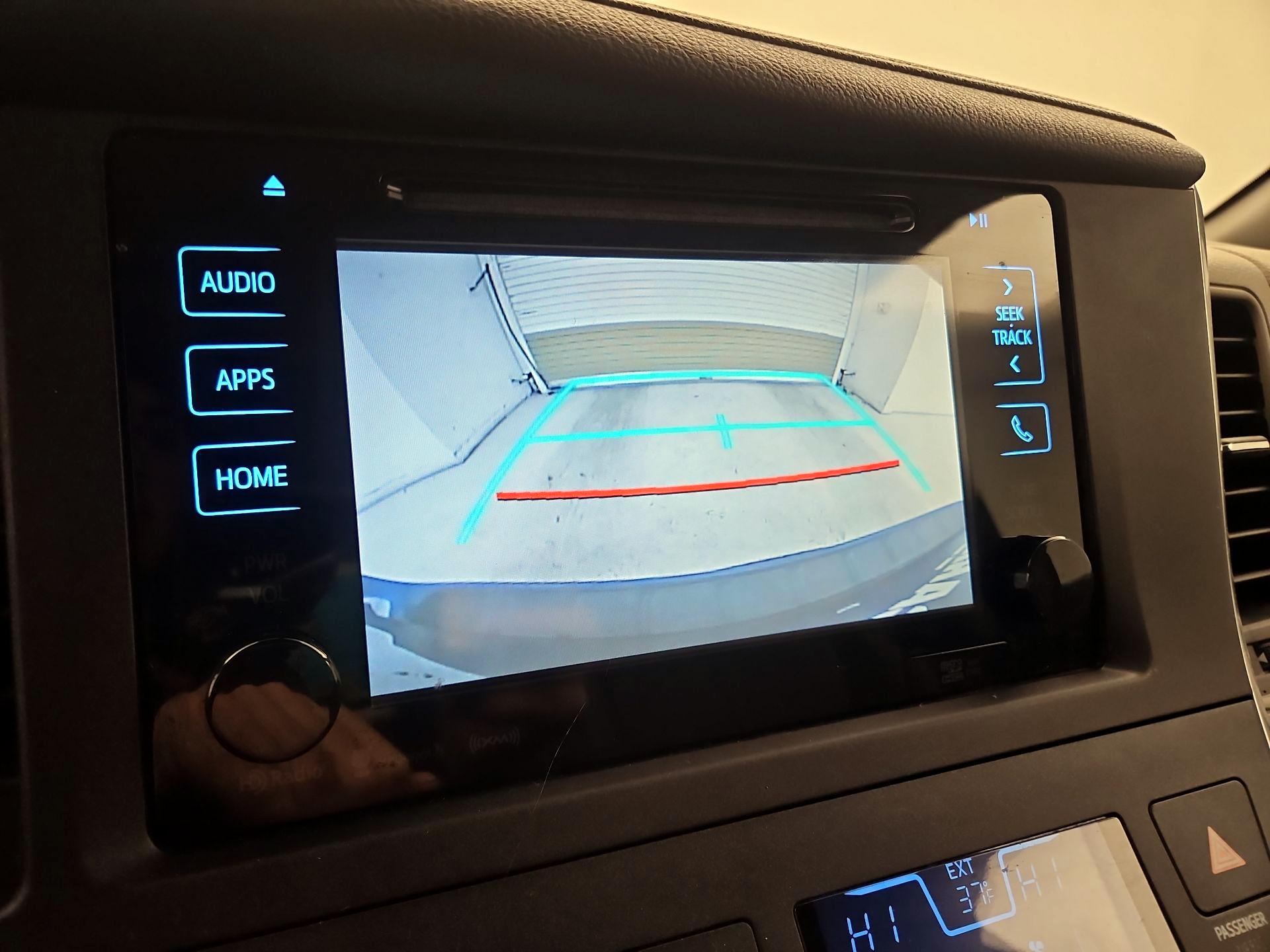 Thumbnail: 2017 Toyota Sienna - 14