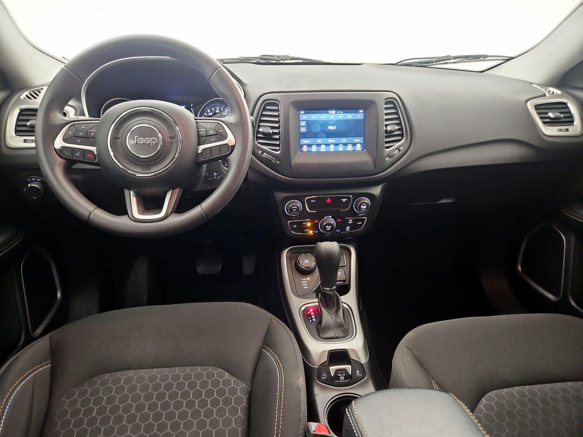 Thumbnail: 2020 Jeep Compass - 9