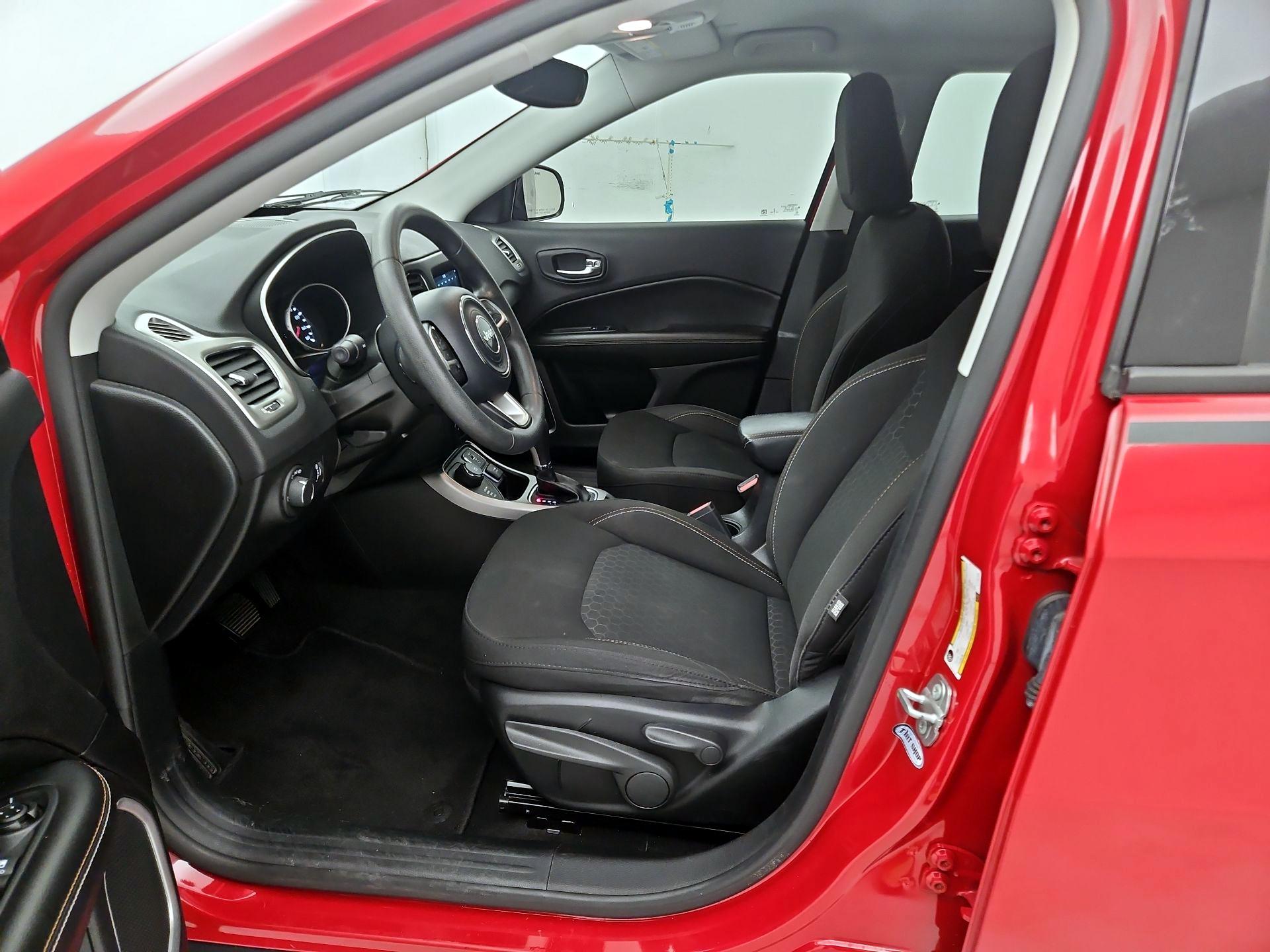 Thumbnail: 2020 Jeep Compass - 11