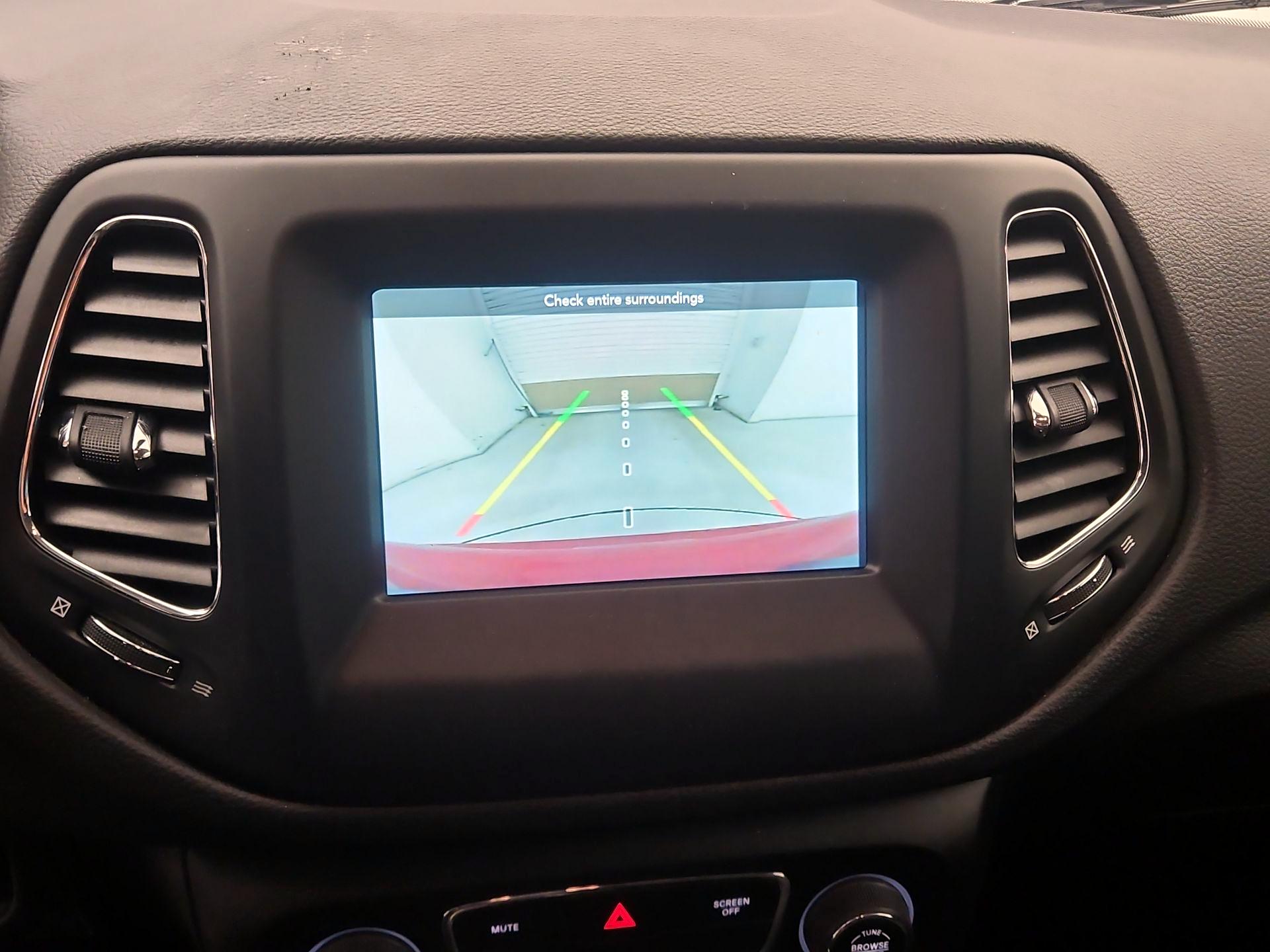 Thumbnail: 2020 Jeep Compass - 14