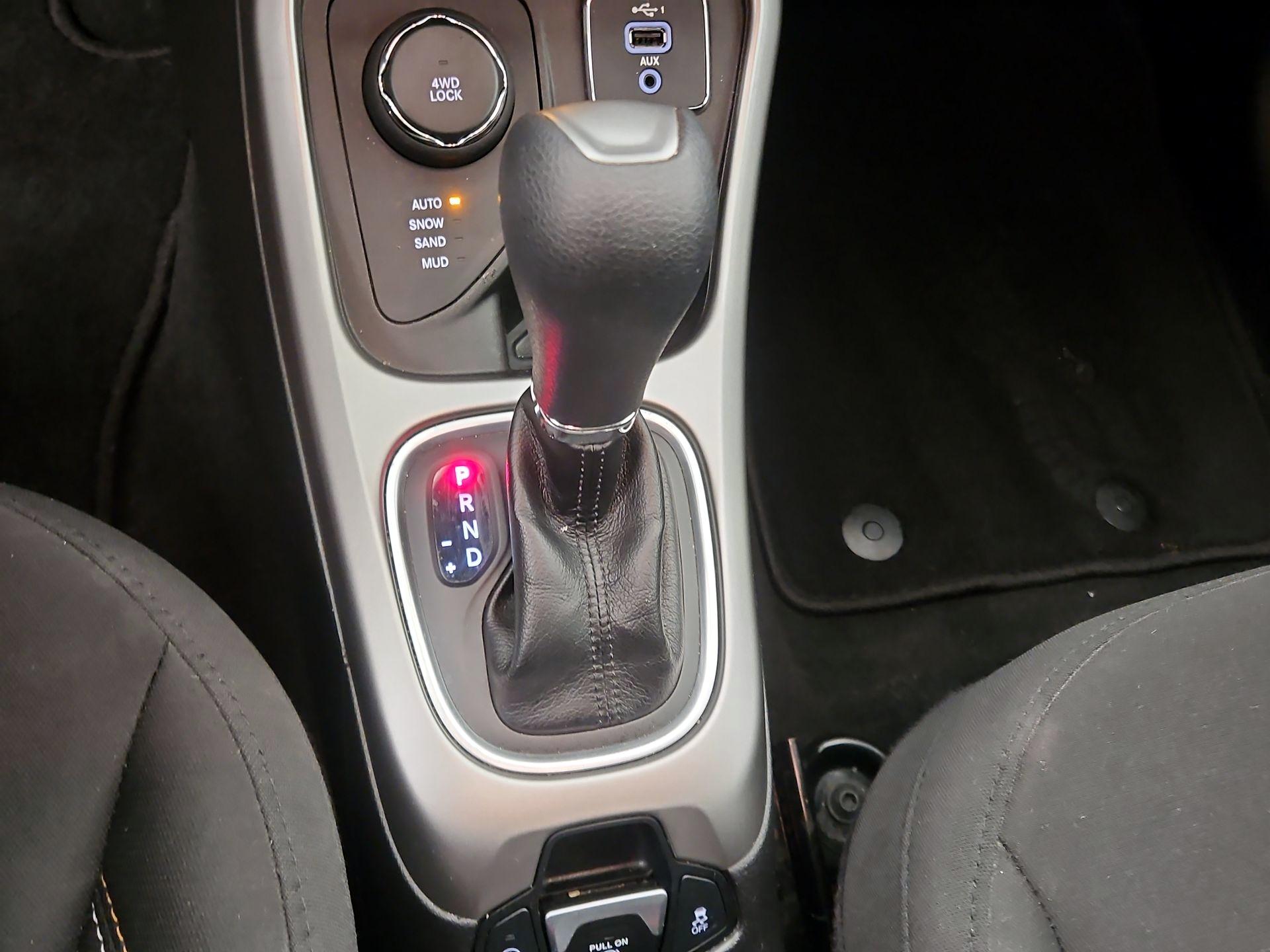 Thumbnail: 2020 Jeep Compass - 17