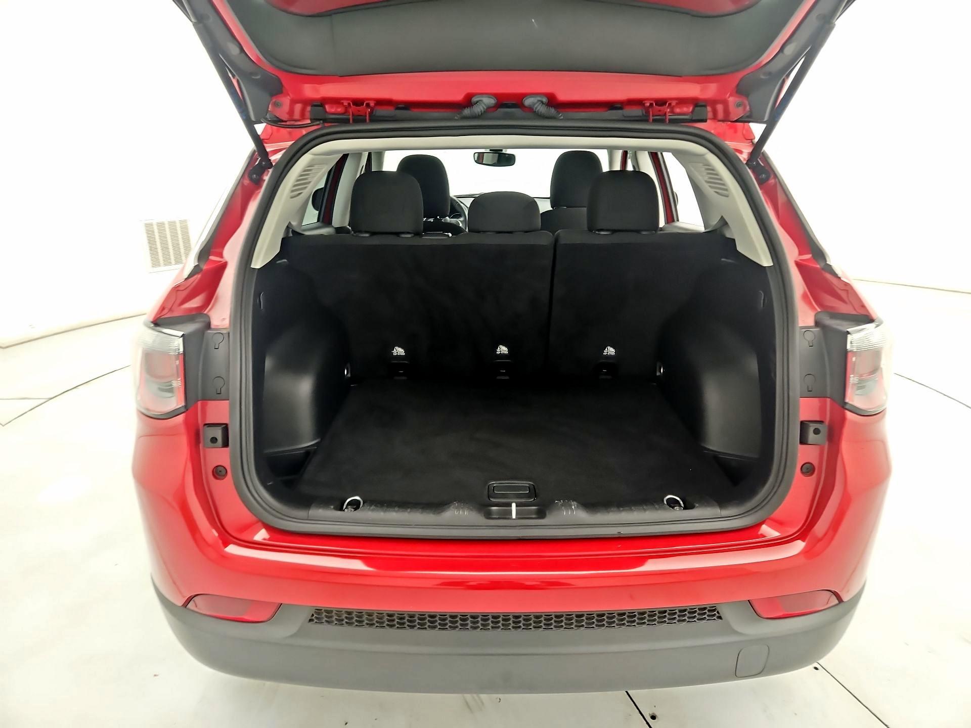 Thumbnail: 2020 Jeep Compass - 20