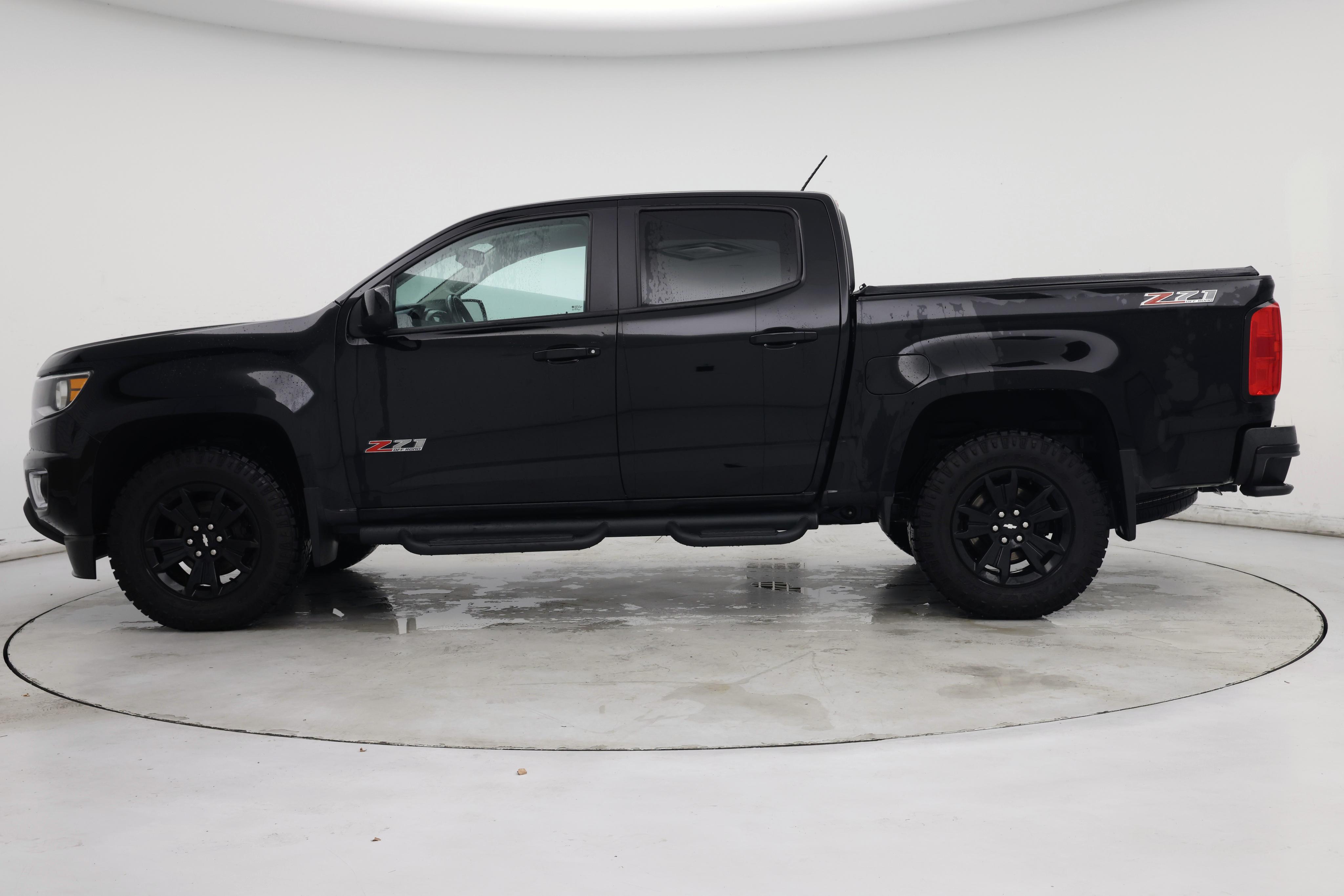 Thumbnail: 2017 Chevrolet Colorado - 3