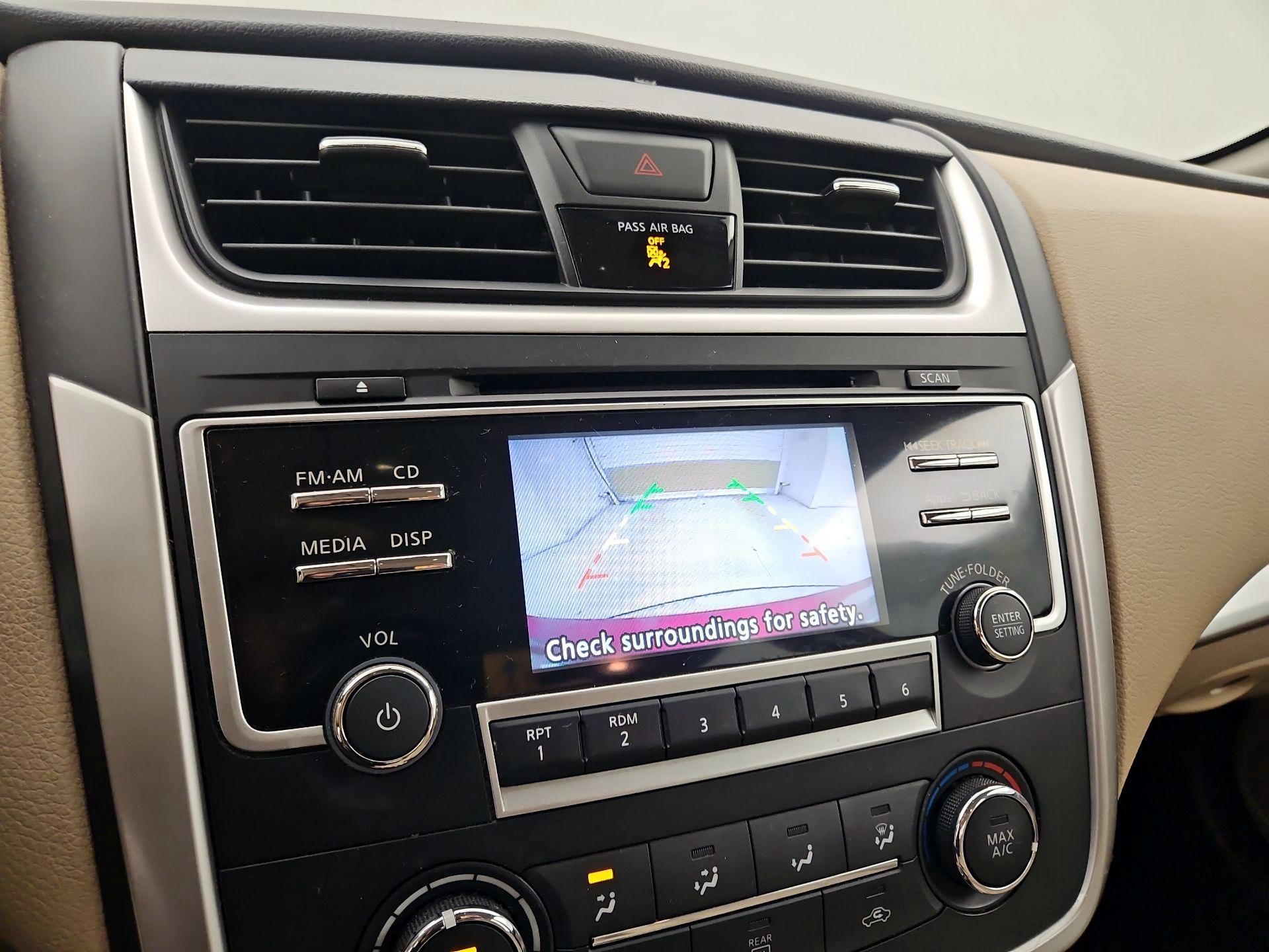 Thumbnail: 2016 Nissan Altima - 14