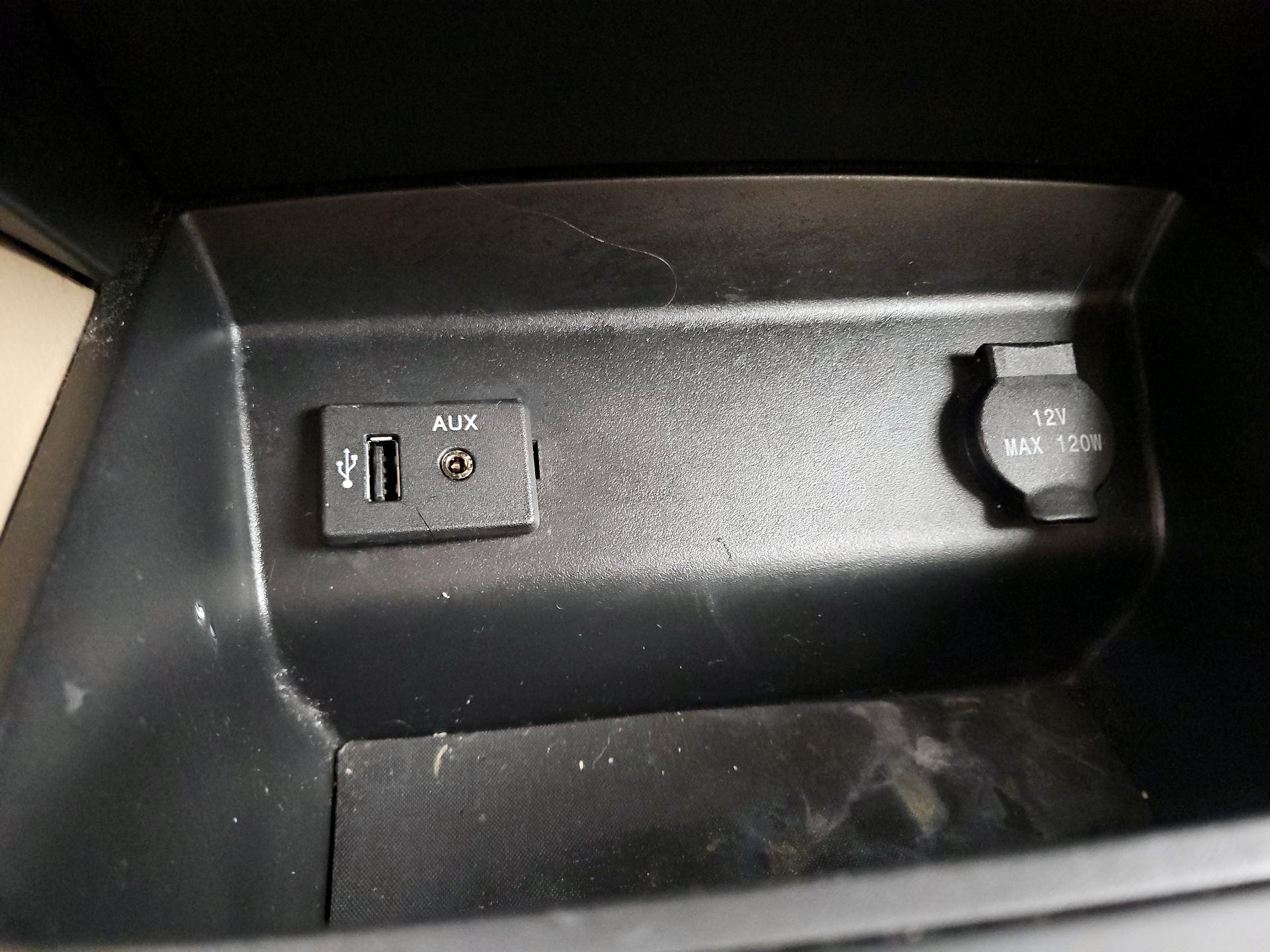 Thumbnail: 2016 Nissan Altima - 18