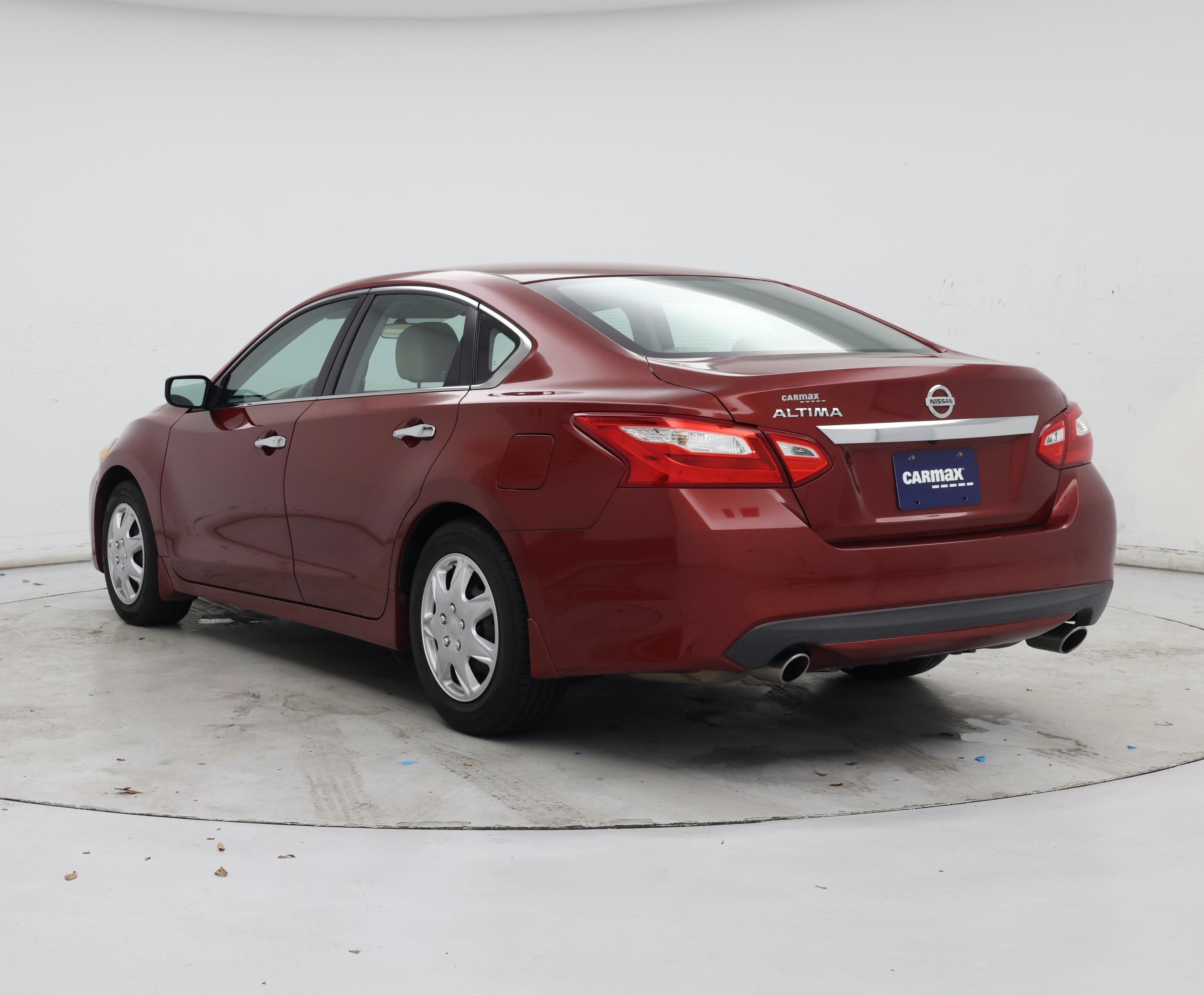 Thumbnail: 2016 Nissan Altima - 2